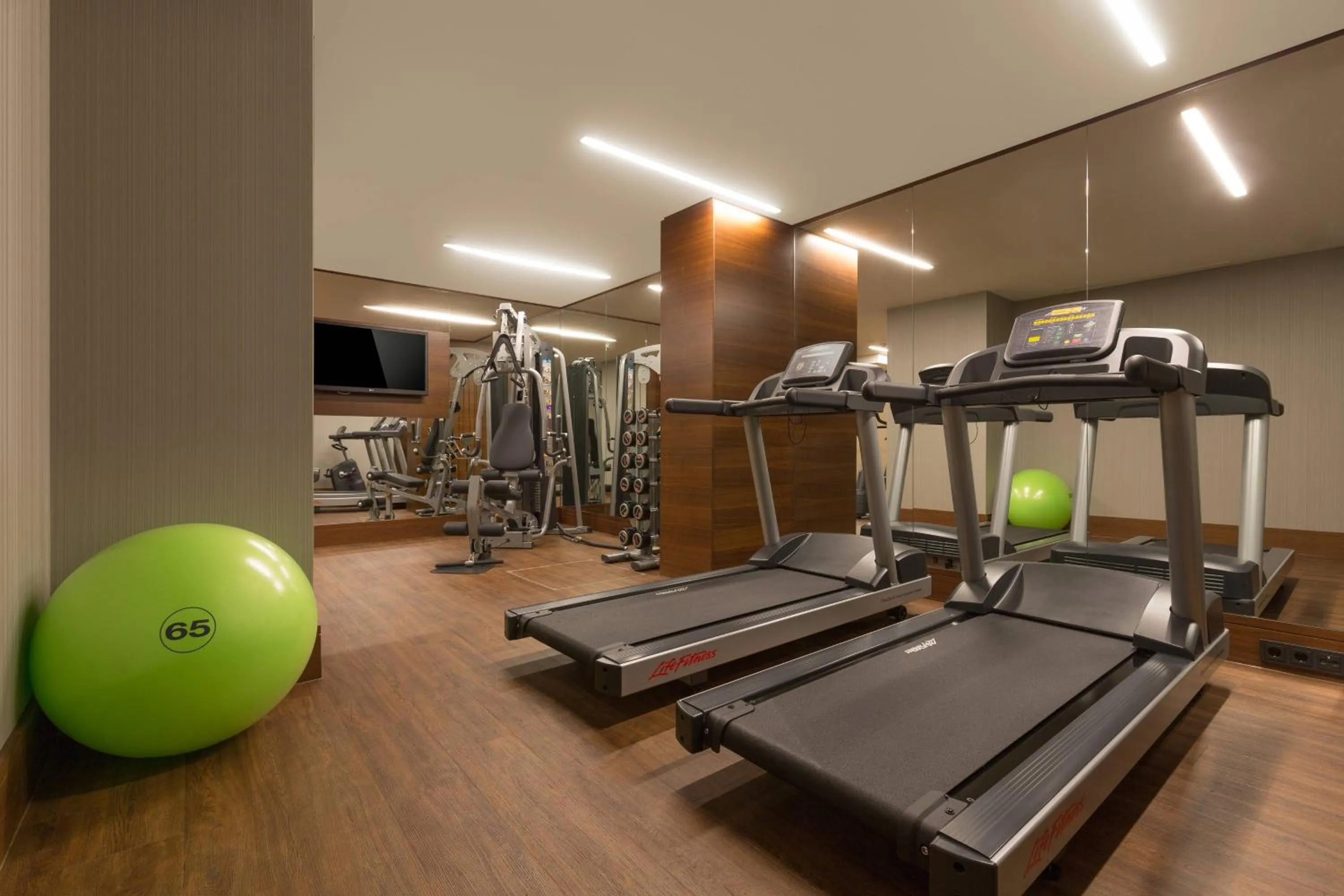 Fitness centre/facilities in AC Hotel Istanbul Macka