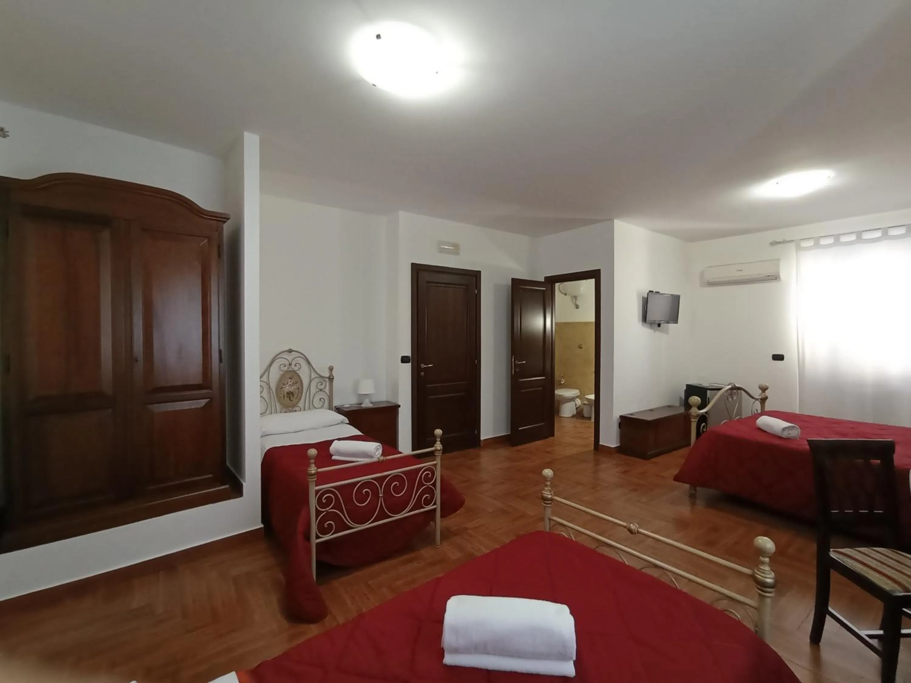 Photo of the whole room, Bed in Città Dei Templi GuestHouse