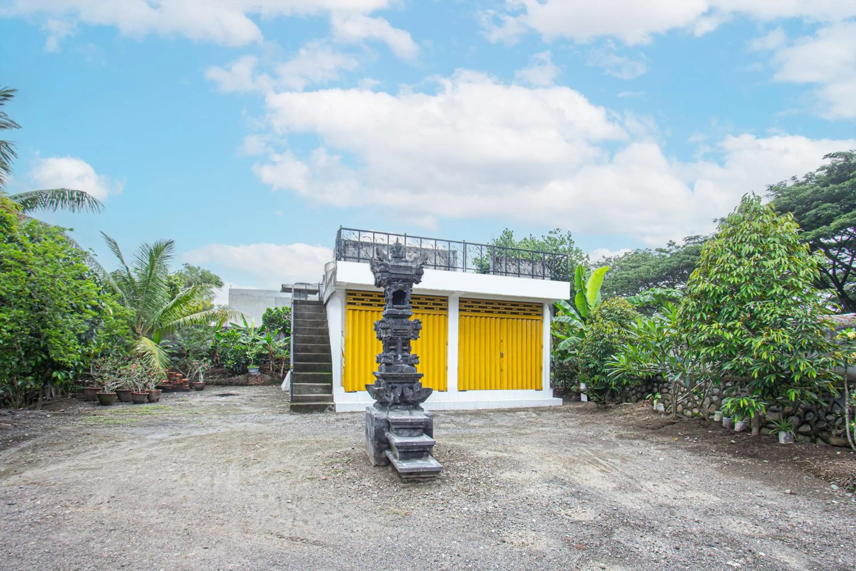 Lobby or reception in Hotel O Penginapan Mekar Sari Near PT. Lombok Menara Energygas