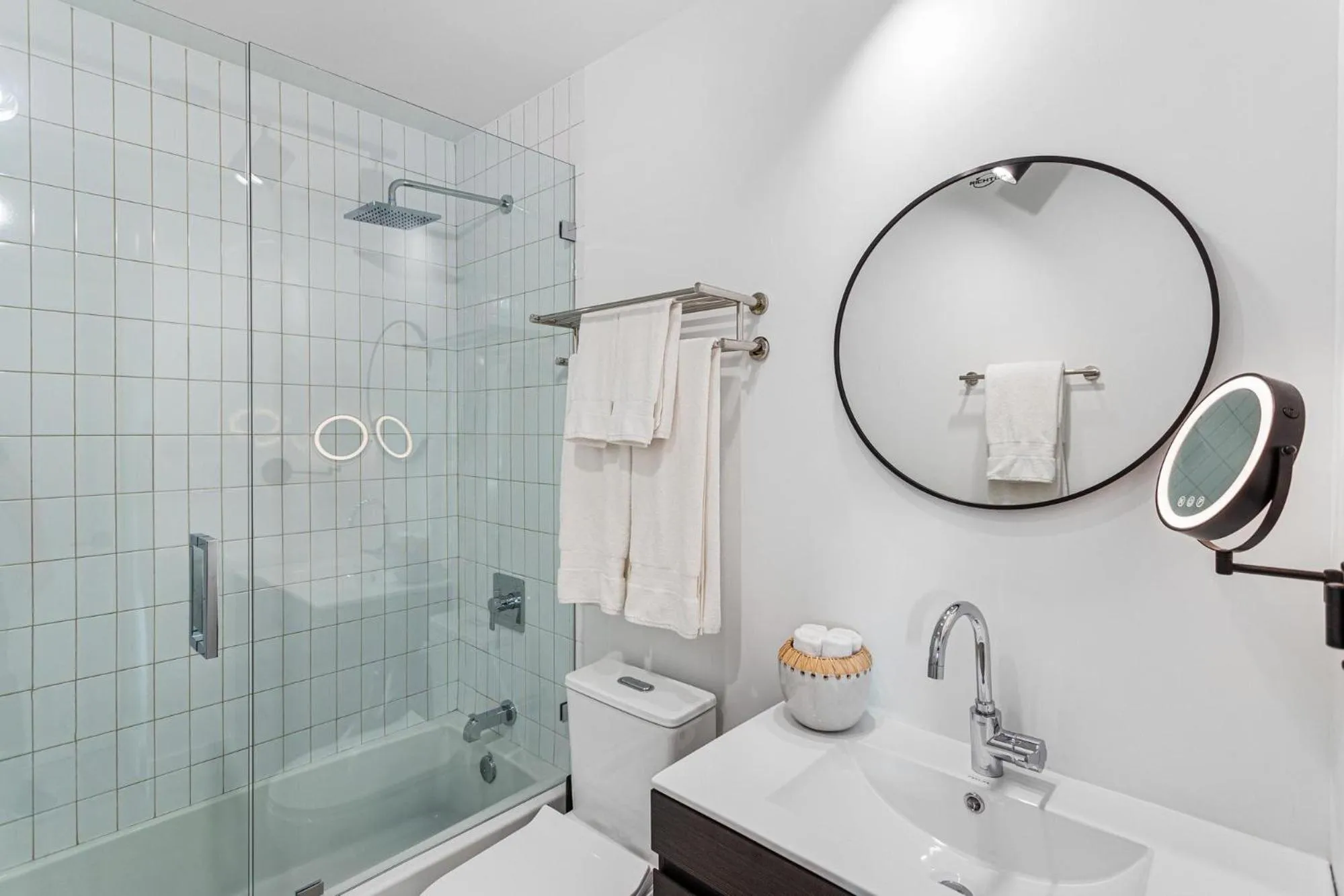 Shower in Lux Retreat By Renzzi