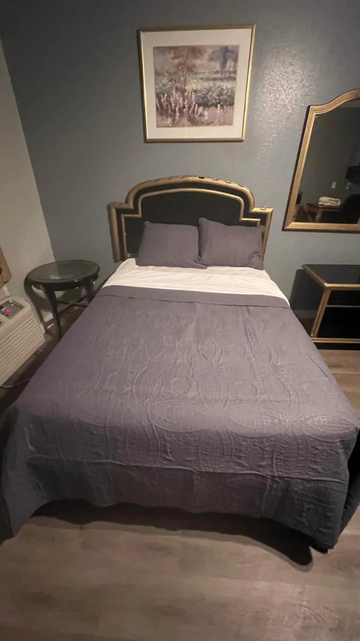 Bed in Texas Lodge Kenedy