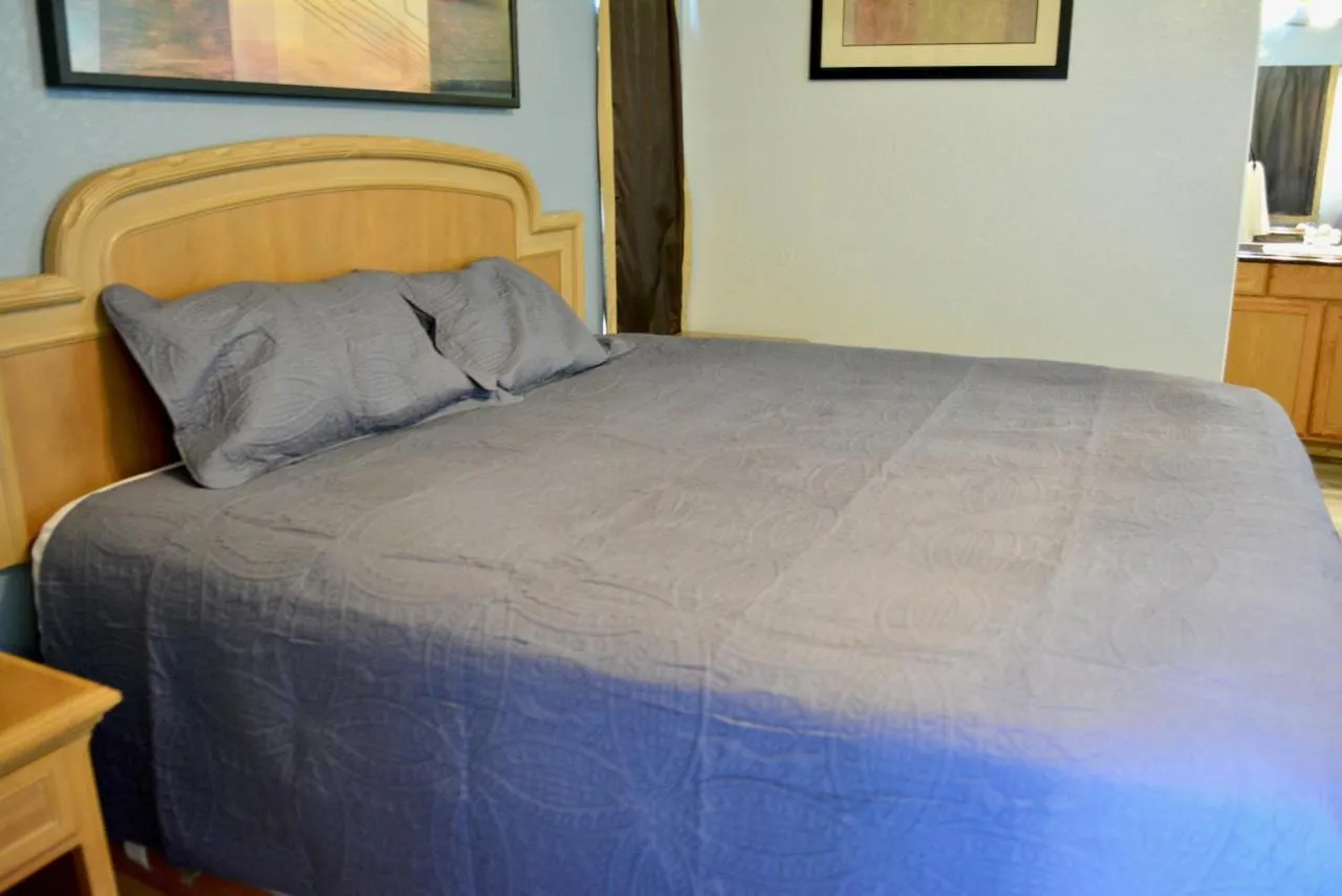 Bed in Texas Lodge Kenedy