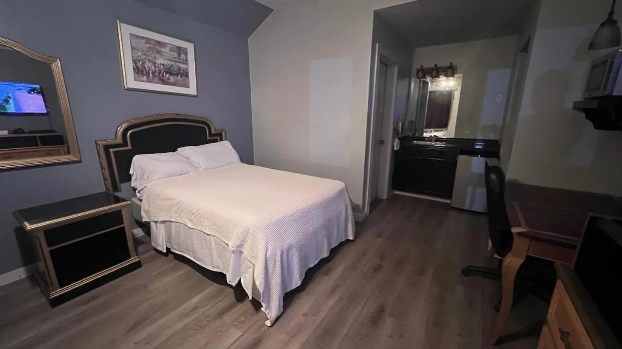 Bed in Texas Lodge Kenedy