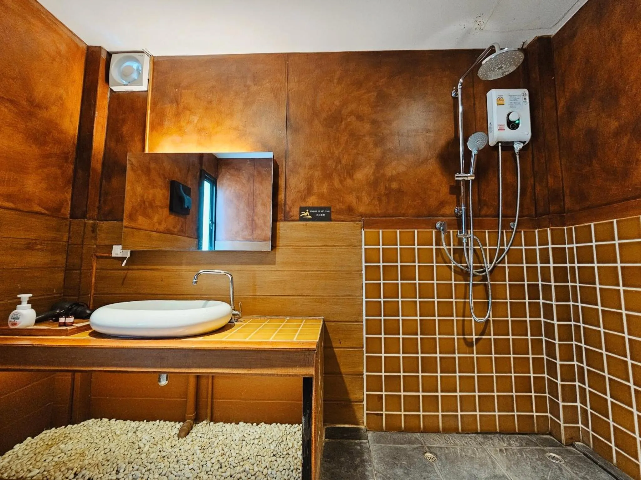 Shower in R1 Resort Rajapruek Chiangmai