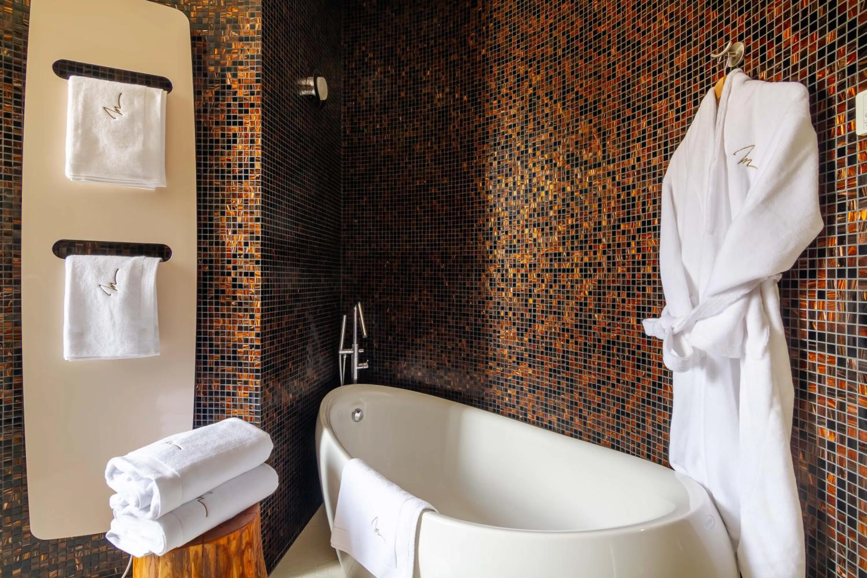 Bath in Château de Maraval