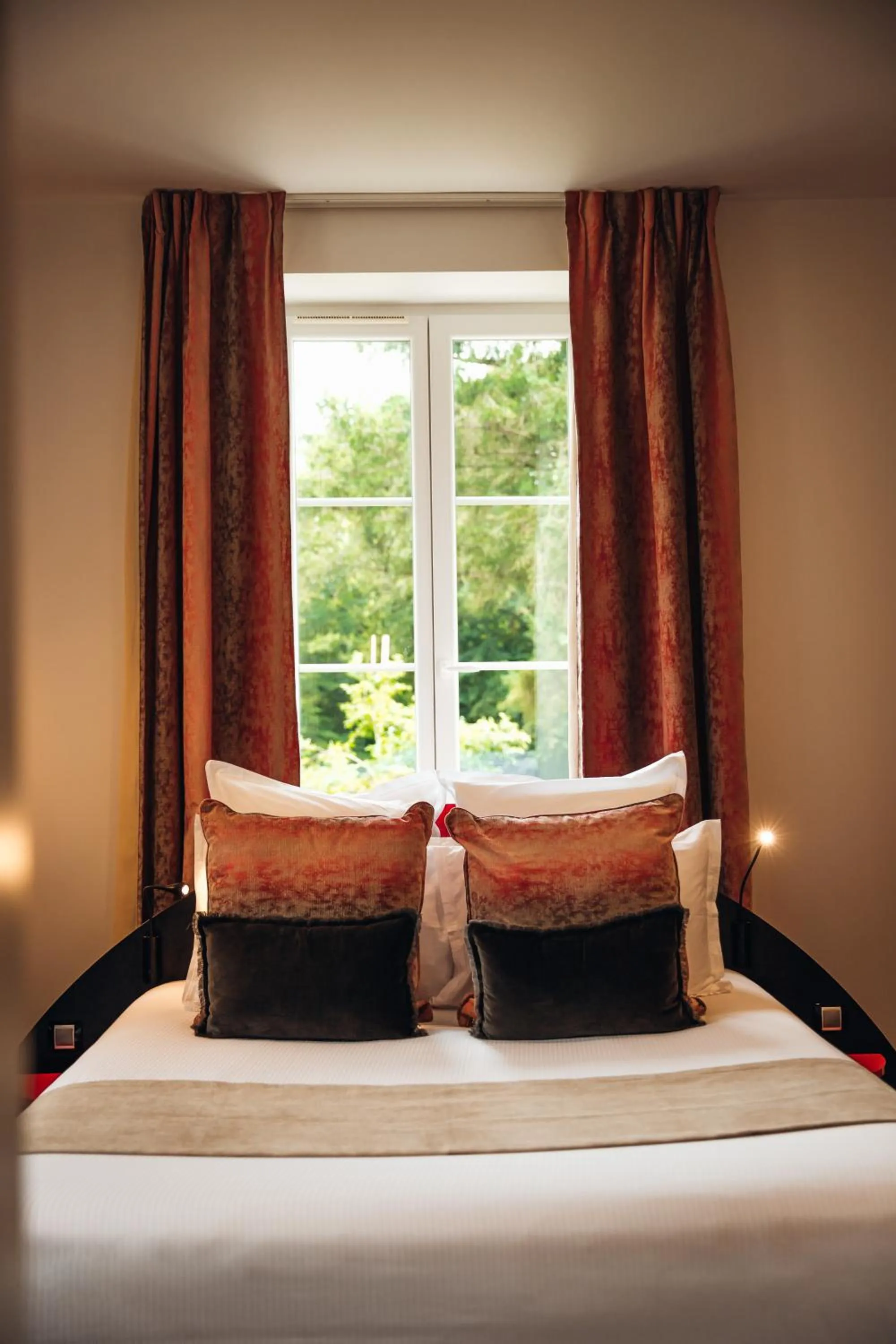 Bed in Château de Maraval