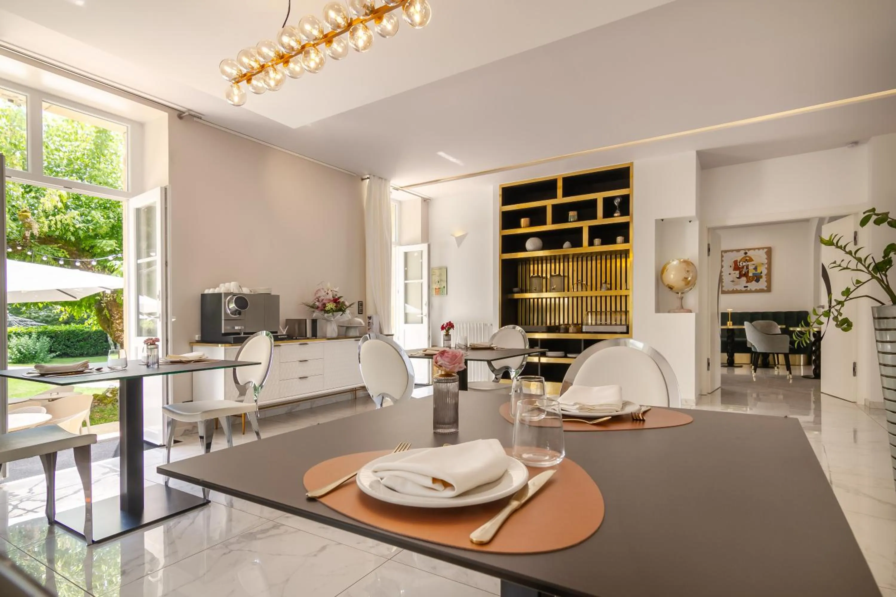 Breakfast in Château de Maraval