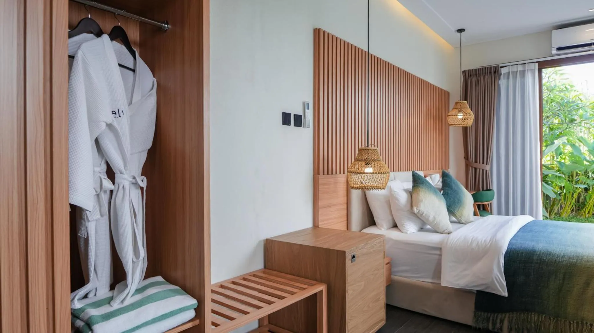 Living room, Bed in Villa Di Bali