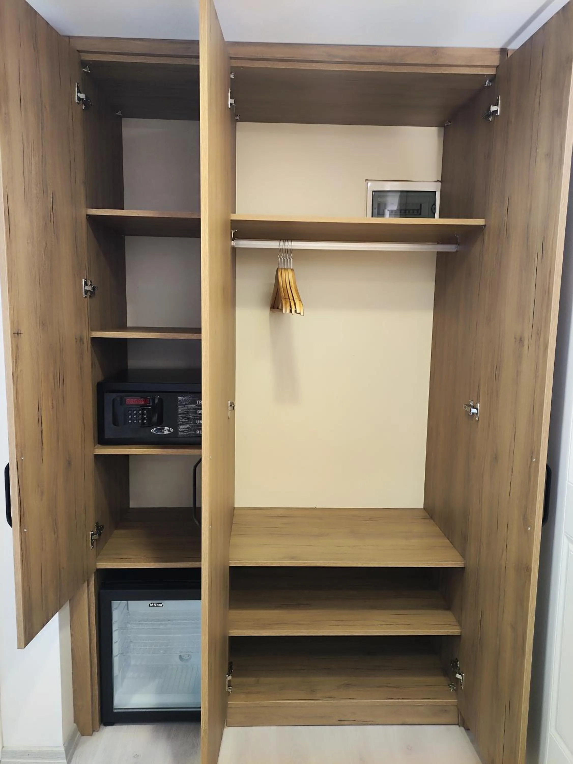 wardrobe in Hotel Esve Istanbul