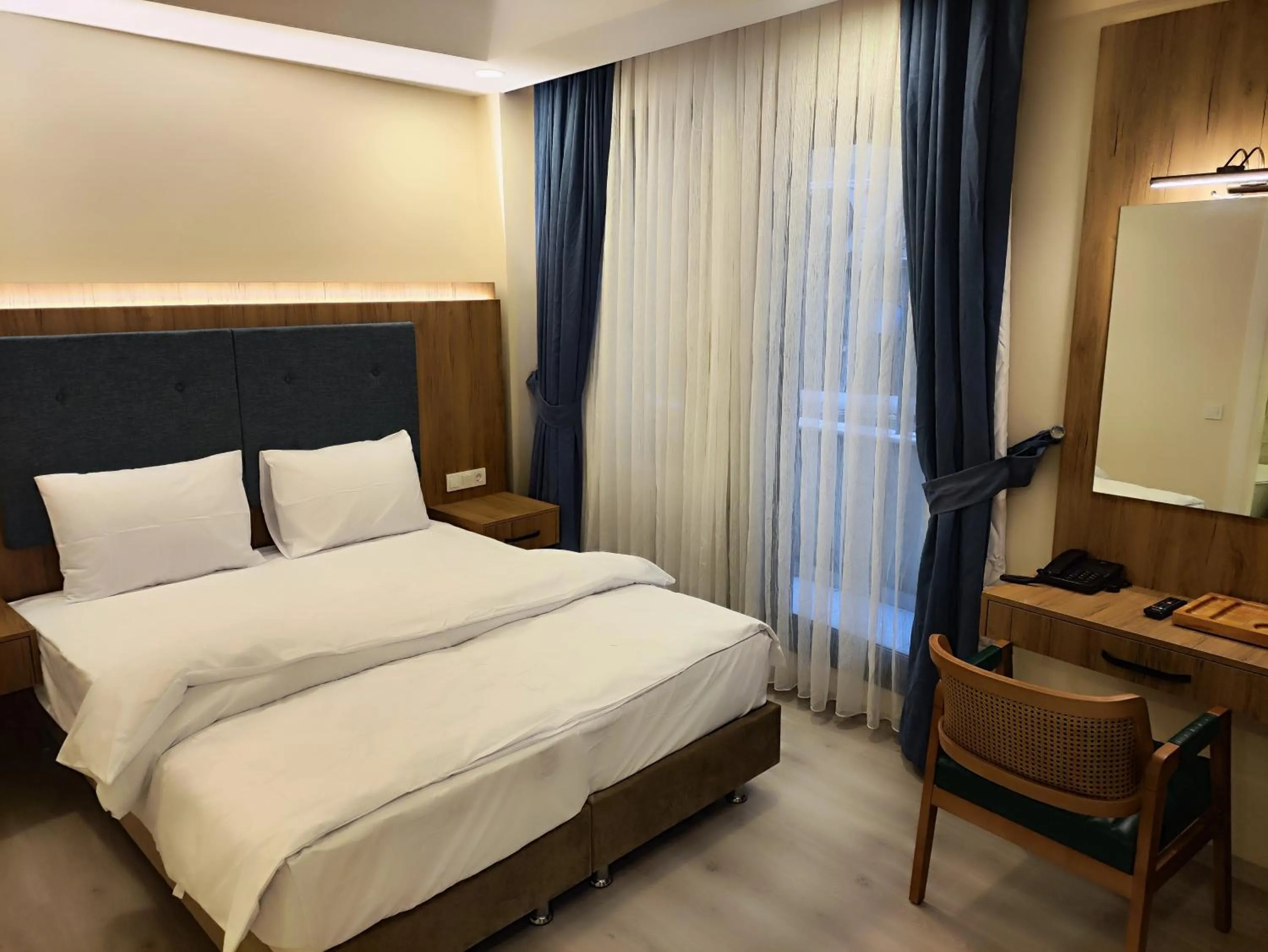 Photo of the whole room, Bed in Hotel Esve Istanbul