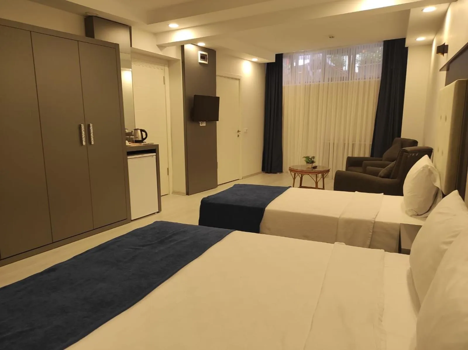 Photo of the whole room, Bed in Hotel Esve Istanbul