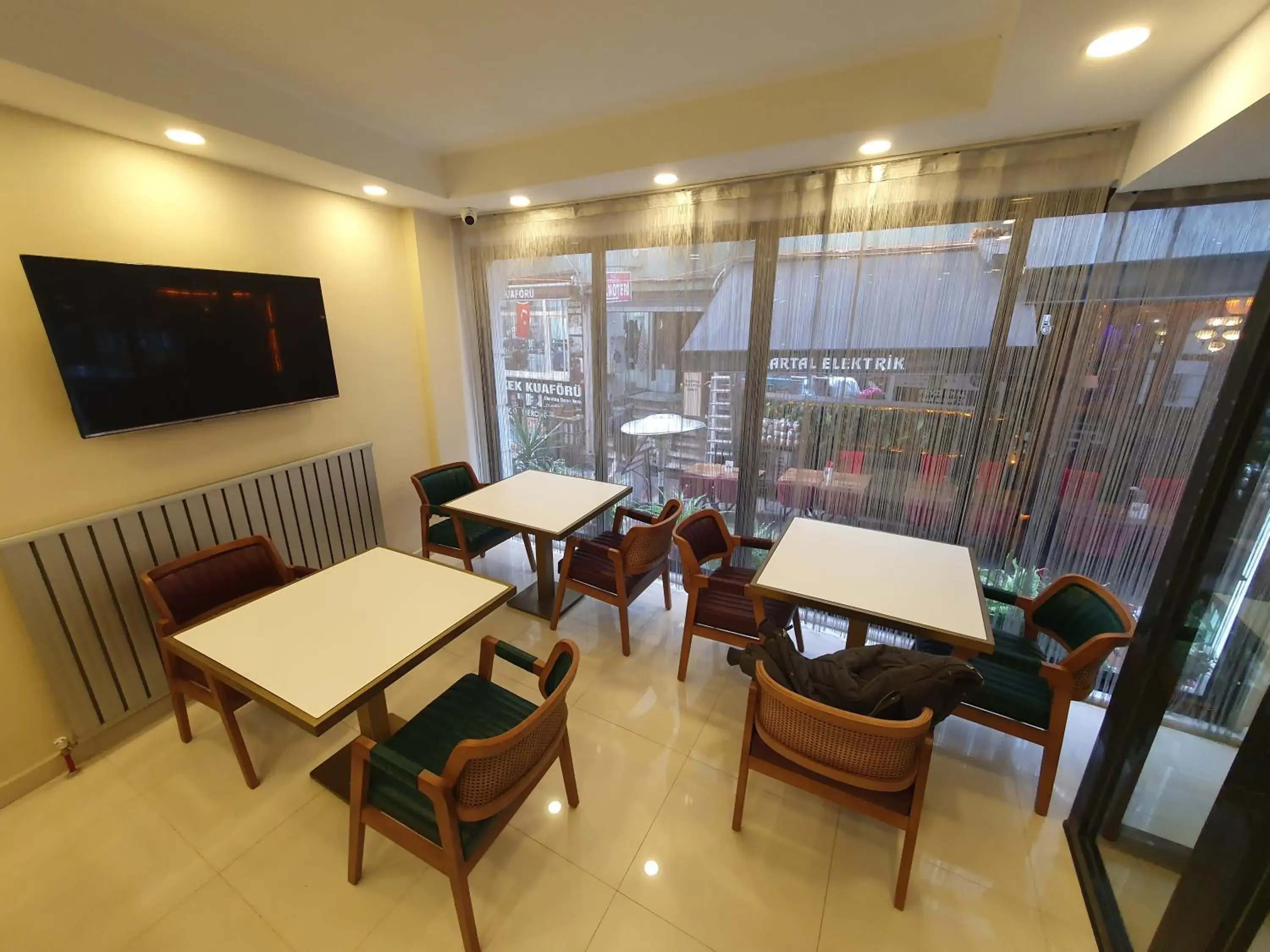 Restaurant/places to eat in Hotel Esve Istanbul Restaurant/places to eat in Hotel Esve Istanbul