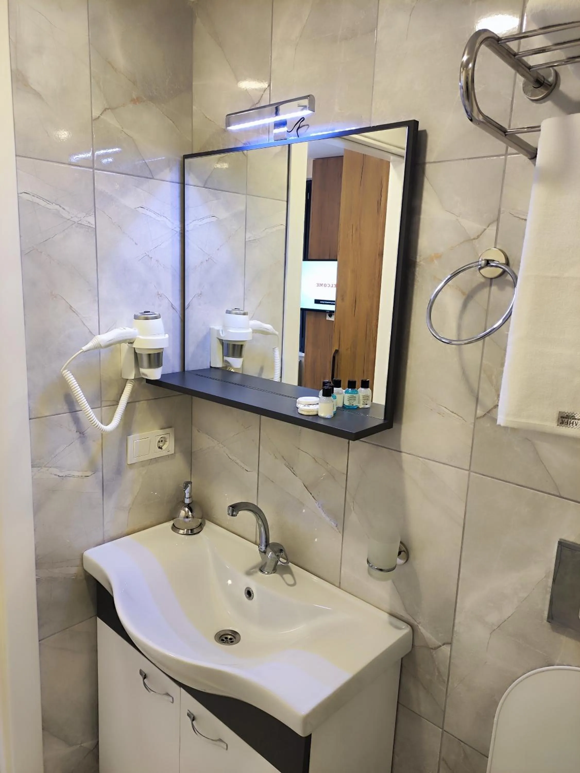 Shower in Hotel Esve Istanbul