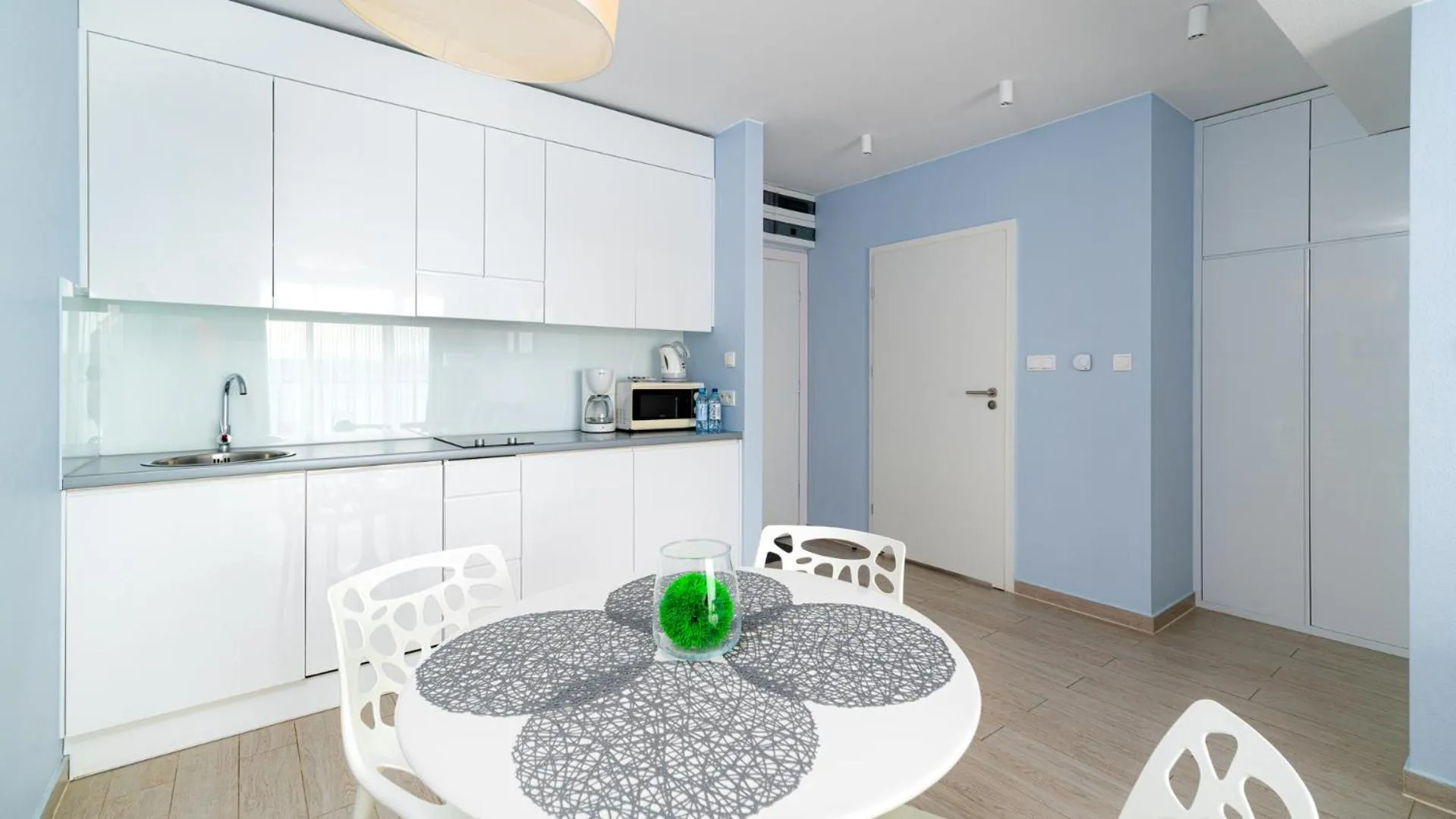 Kitchen or kitchenette in Aparthotel Panorama - Czarna Góra Resort, Sun & Snow