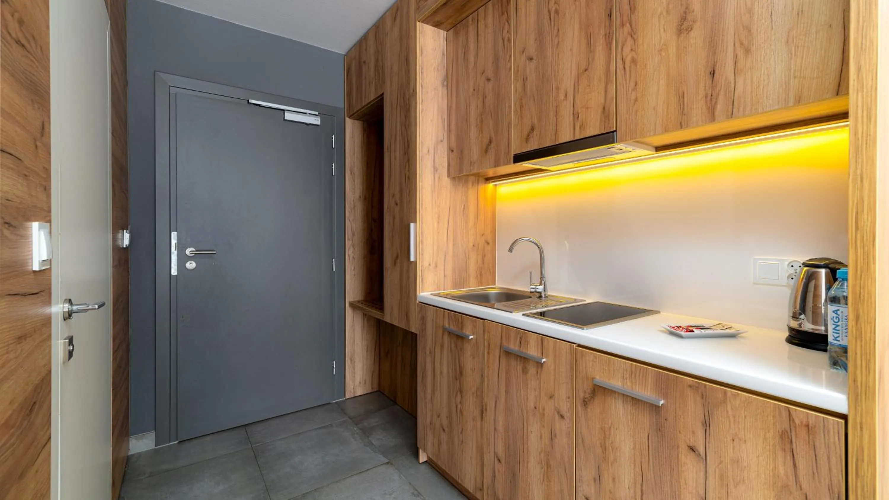 Kitchen or kitchenette in Aparthotel Panorama - Czarna Góra Resort, Sun & Snow