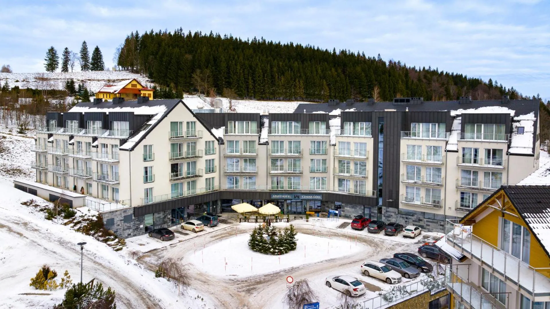 Property building in Aparthotel Panorama - Czarna Góra Resort, Sun & Snow