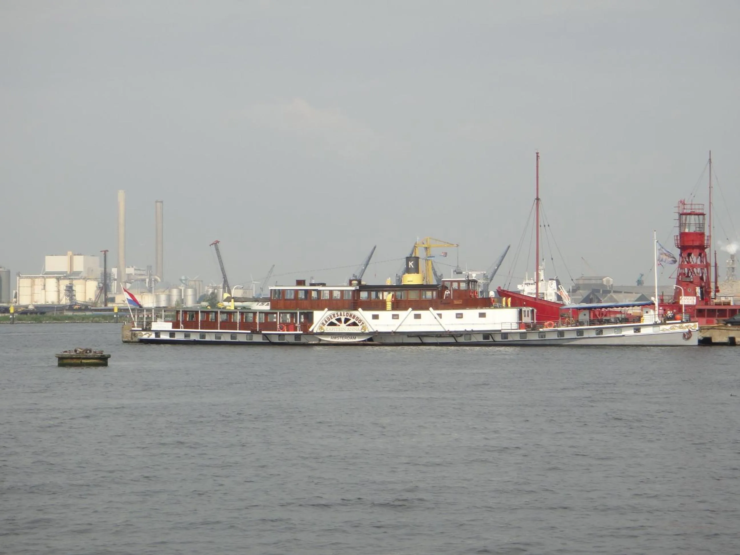 River view in Kapitein Anna