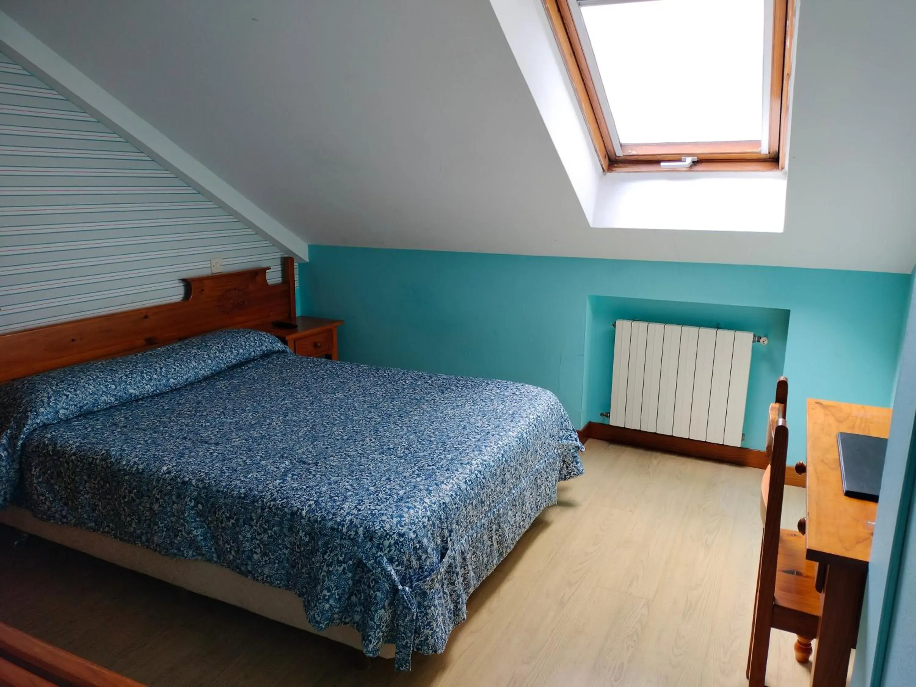 Double Room with Private Bathroom in Hotel Capellan Double Room with Private Bathroom in Hotel Capellan