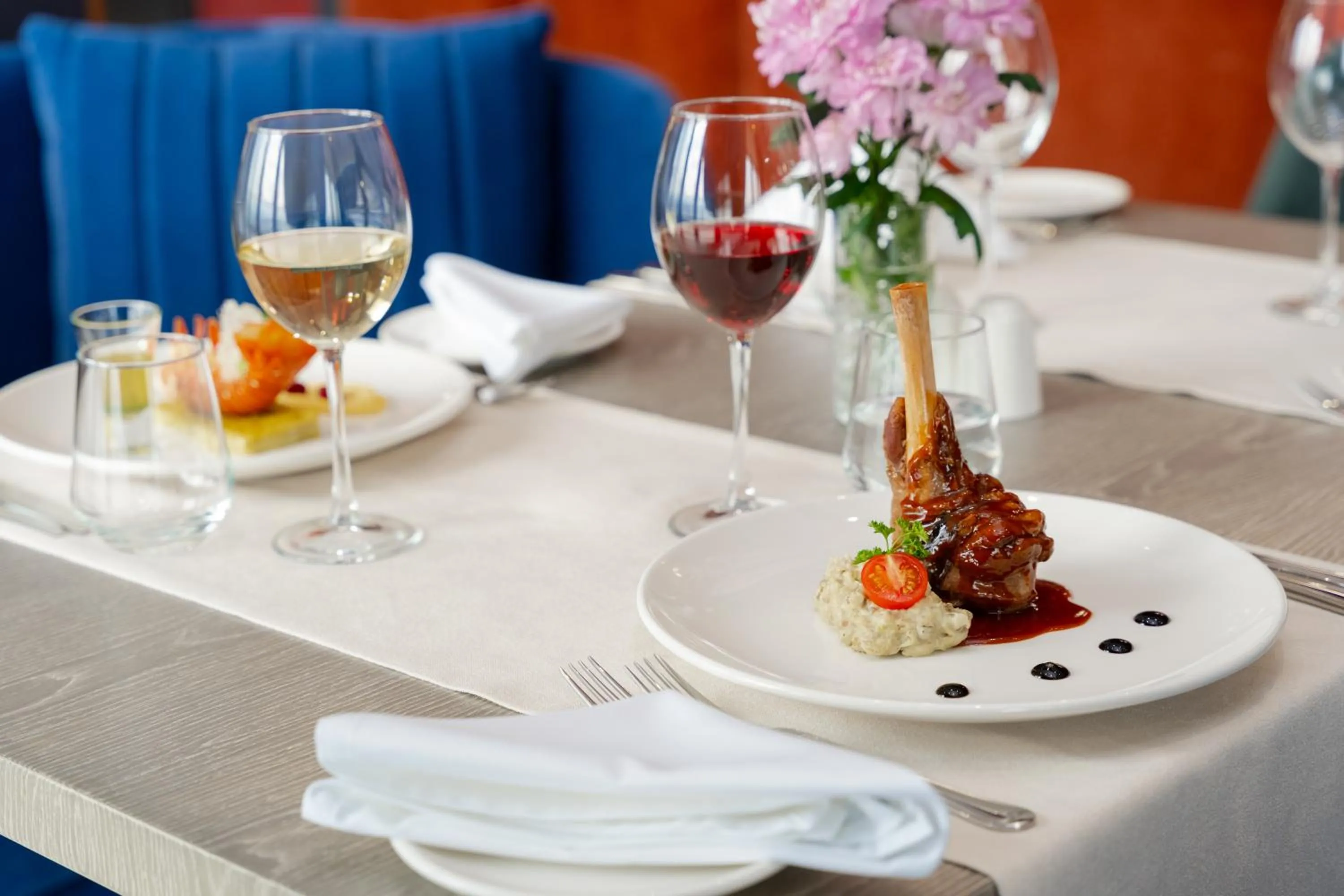 Restaurant/places to eat in Park Dedeman Almaty