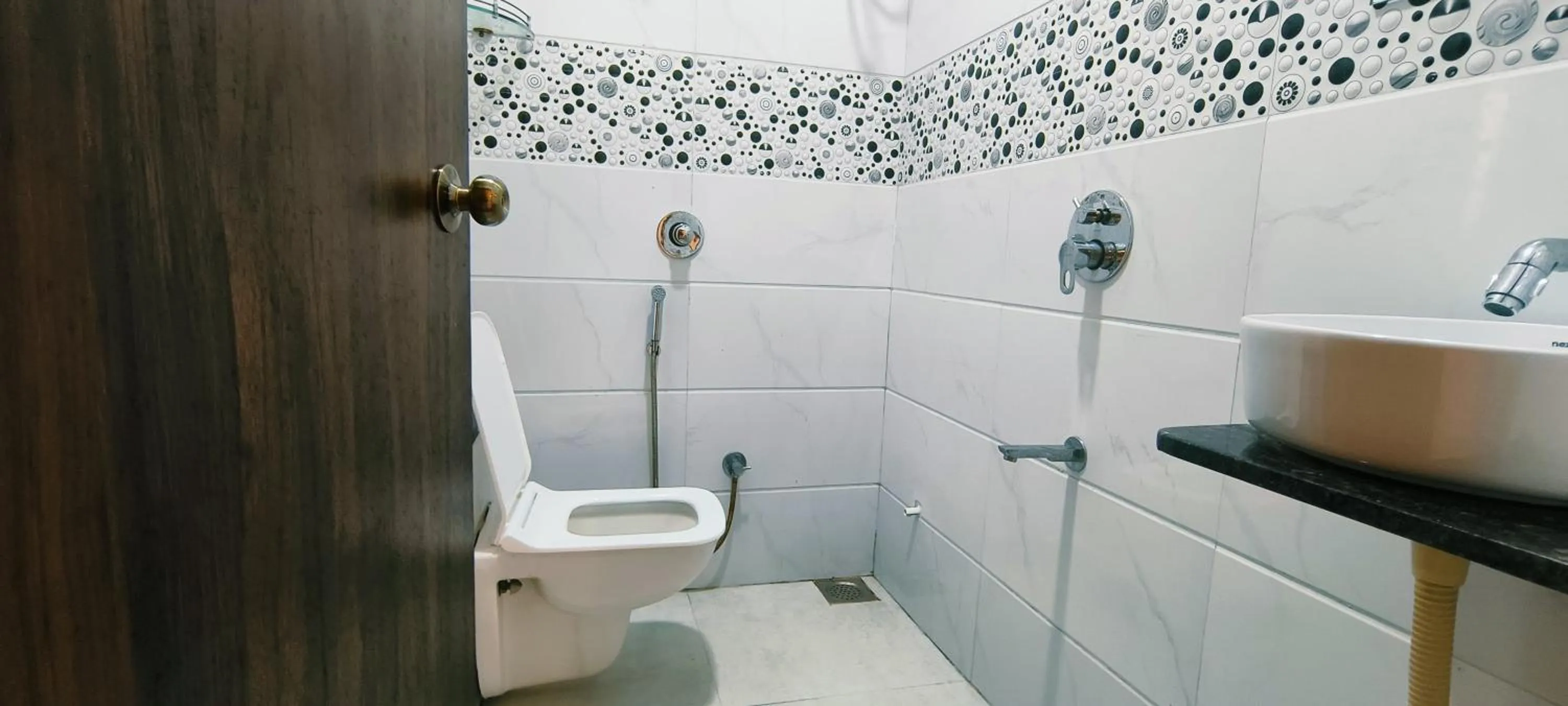 Shower in Hotel Krish villa