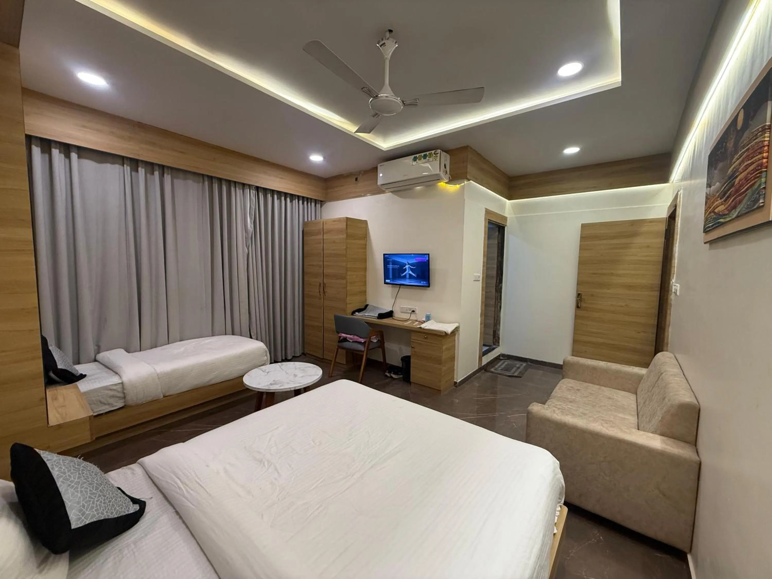 Bed in Hotel Krish villa