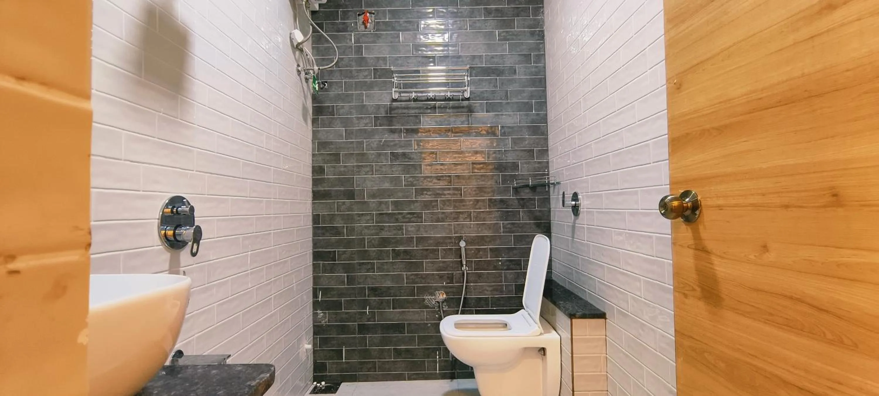 Shower in Hotel Krish villa