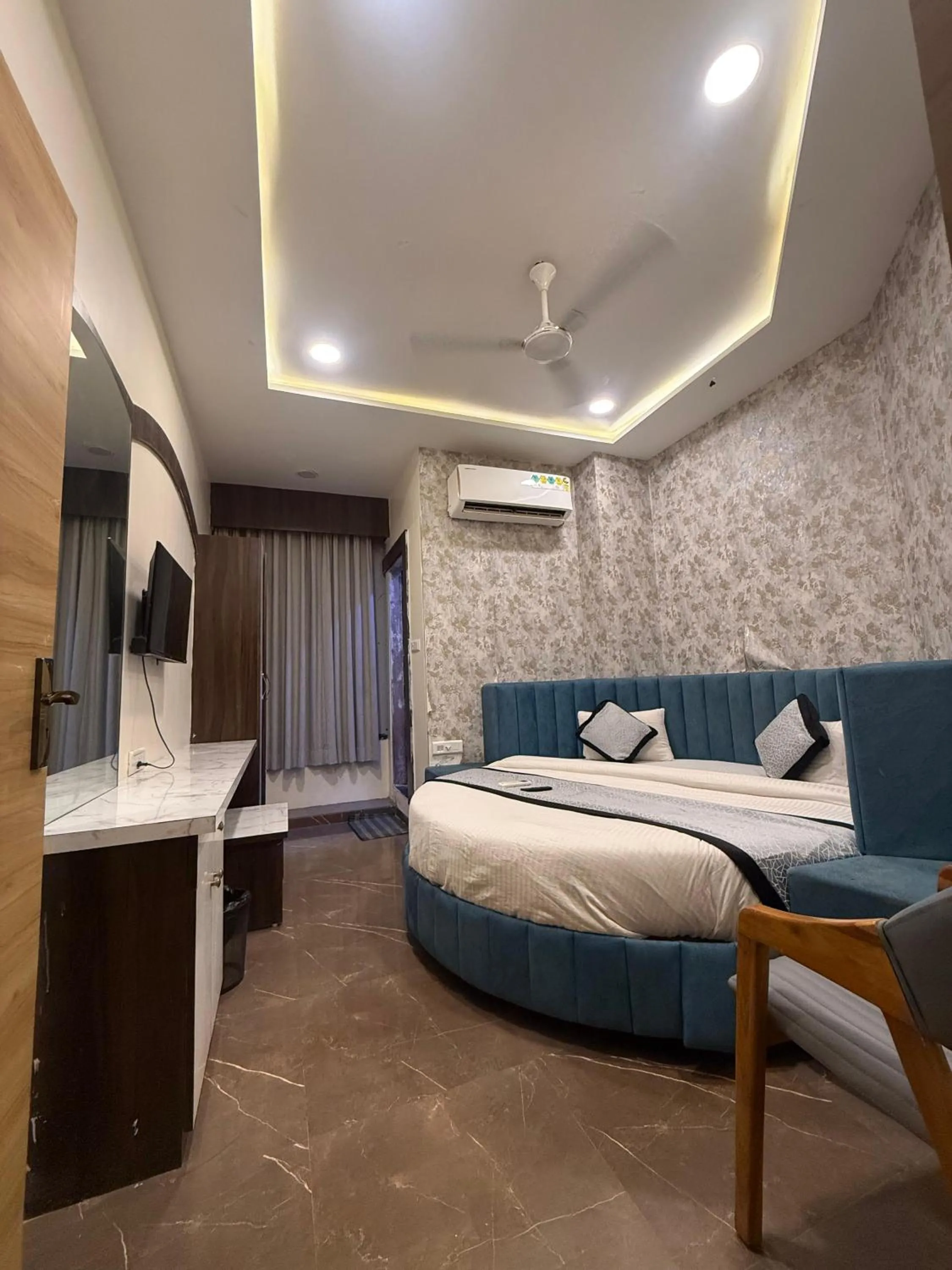 Bed in Hotel Krish villa