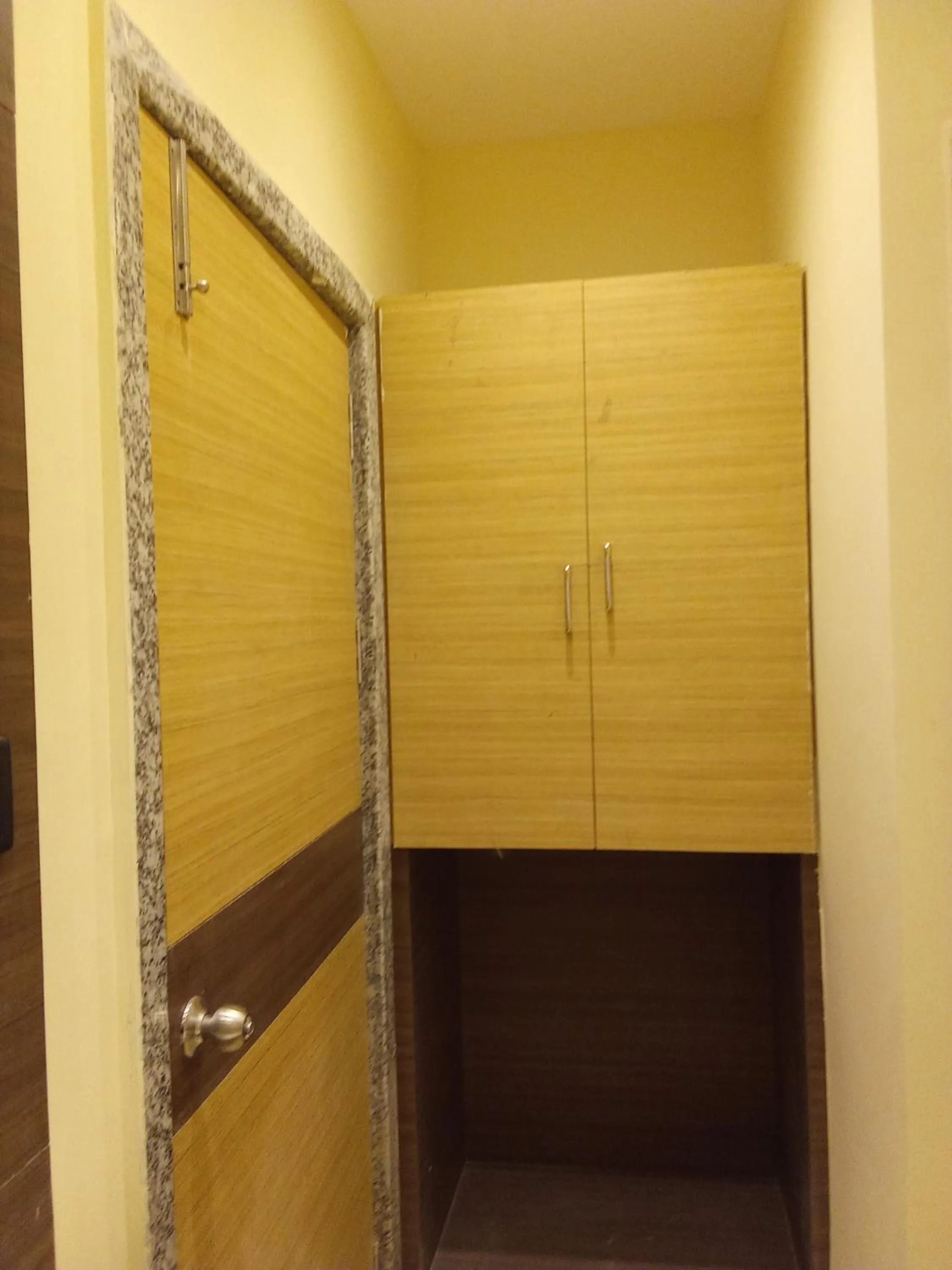 wardrobe in HOTEL SKYKING