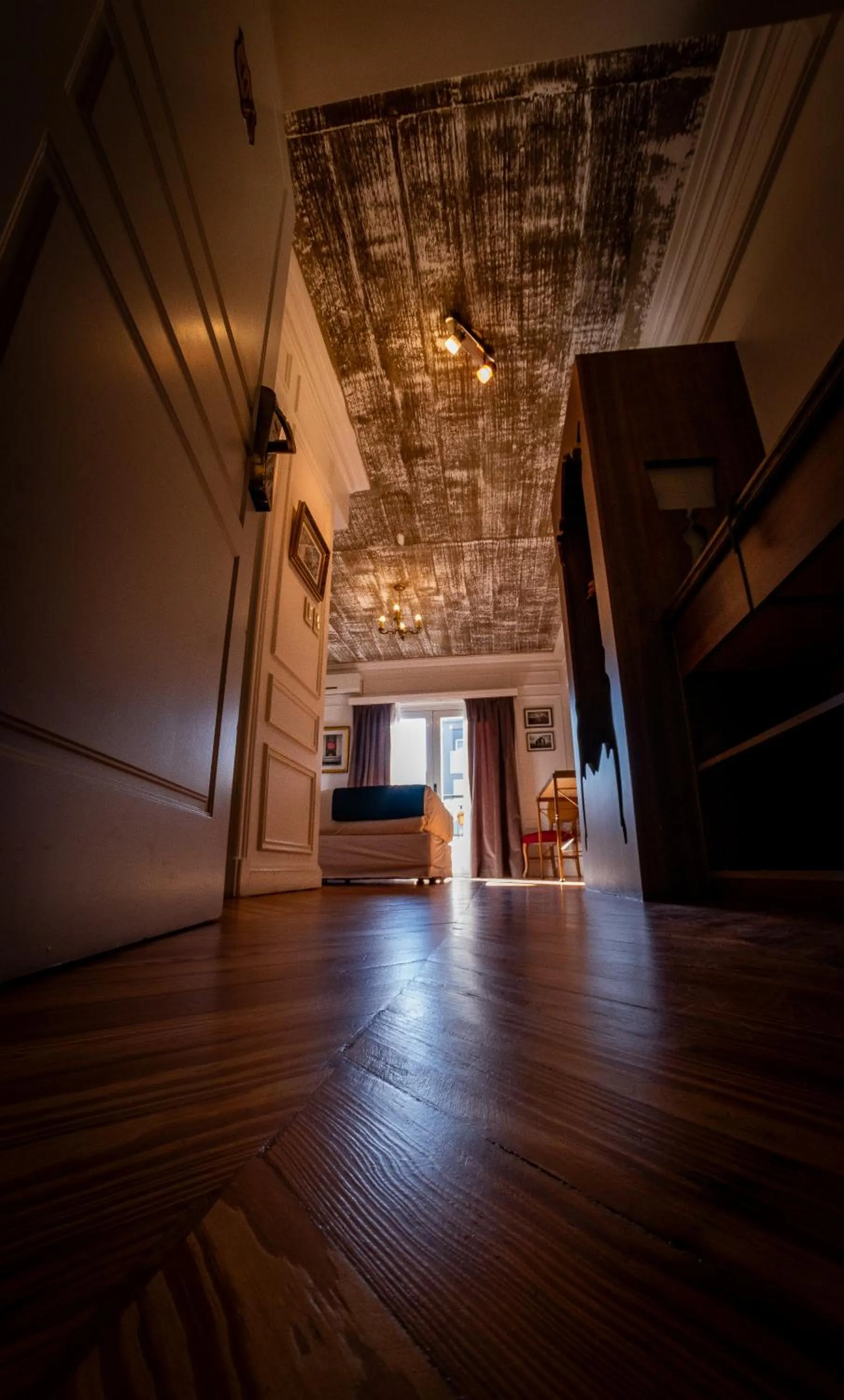 wardrobe in Hotel Clasico