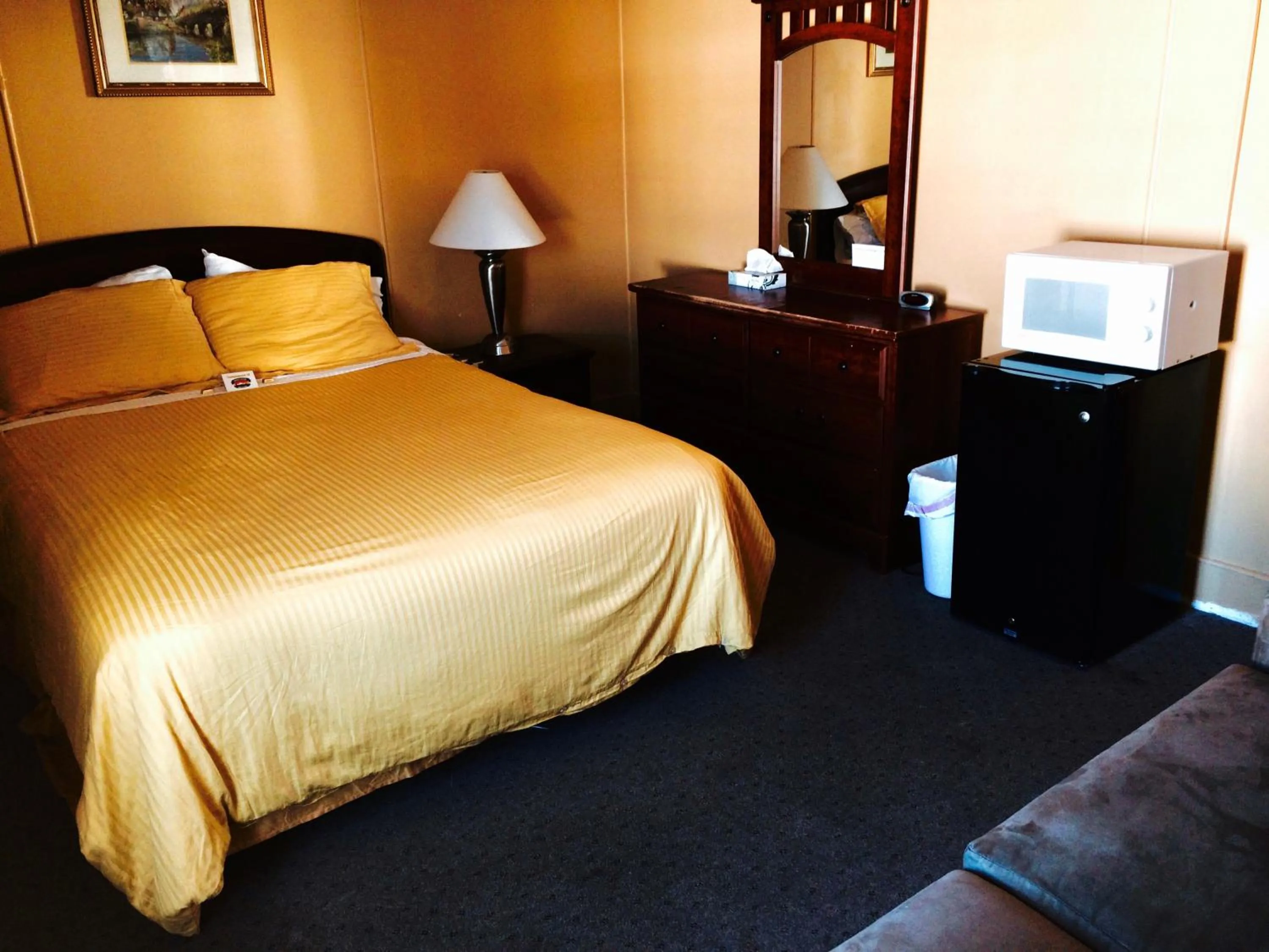 Bed in The Moulton Hotel