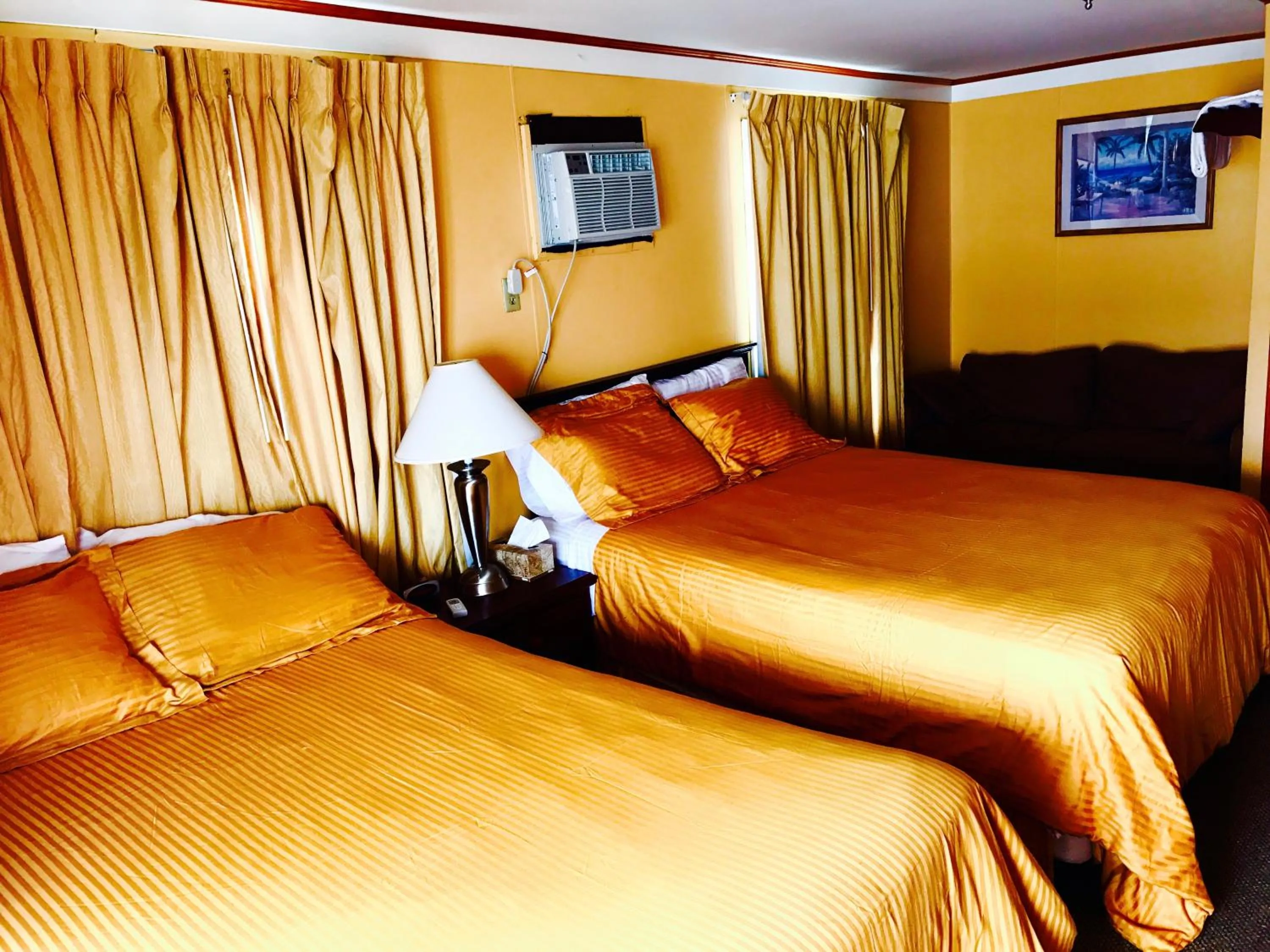 Bed in The Moulton Hotel