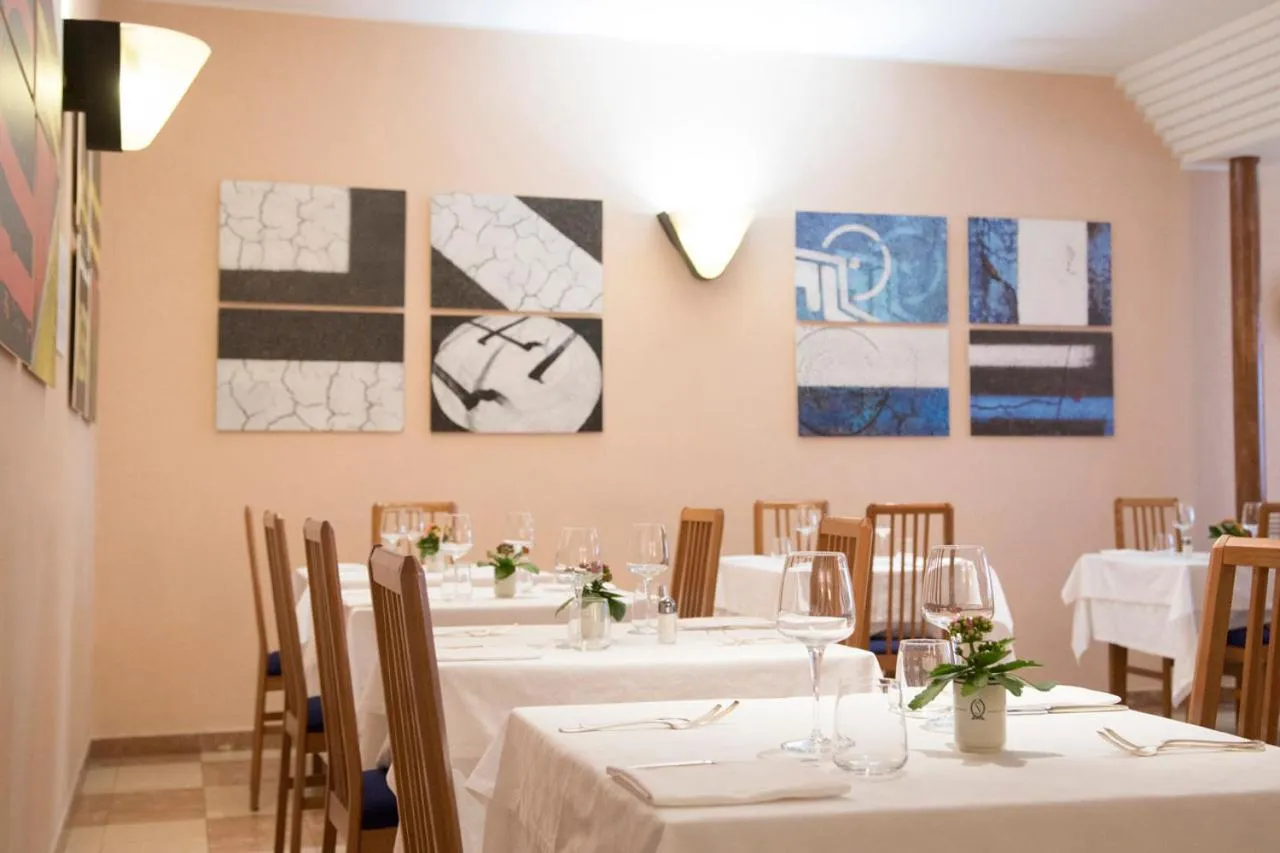 Restaurant/places to eat in Hotel Ristorante SASSO
