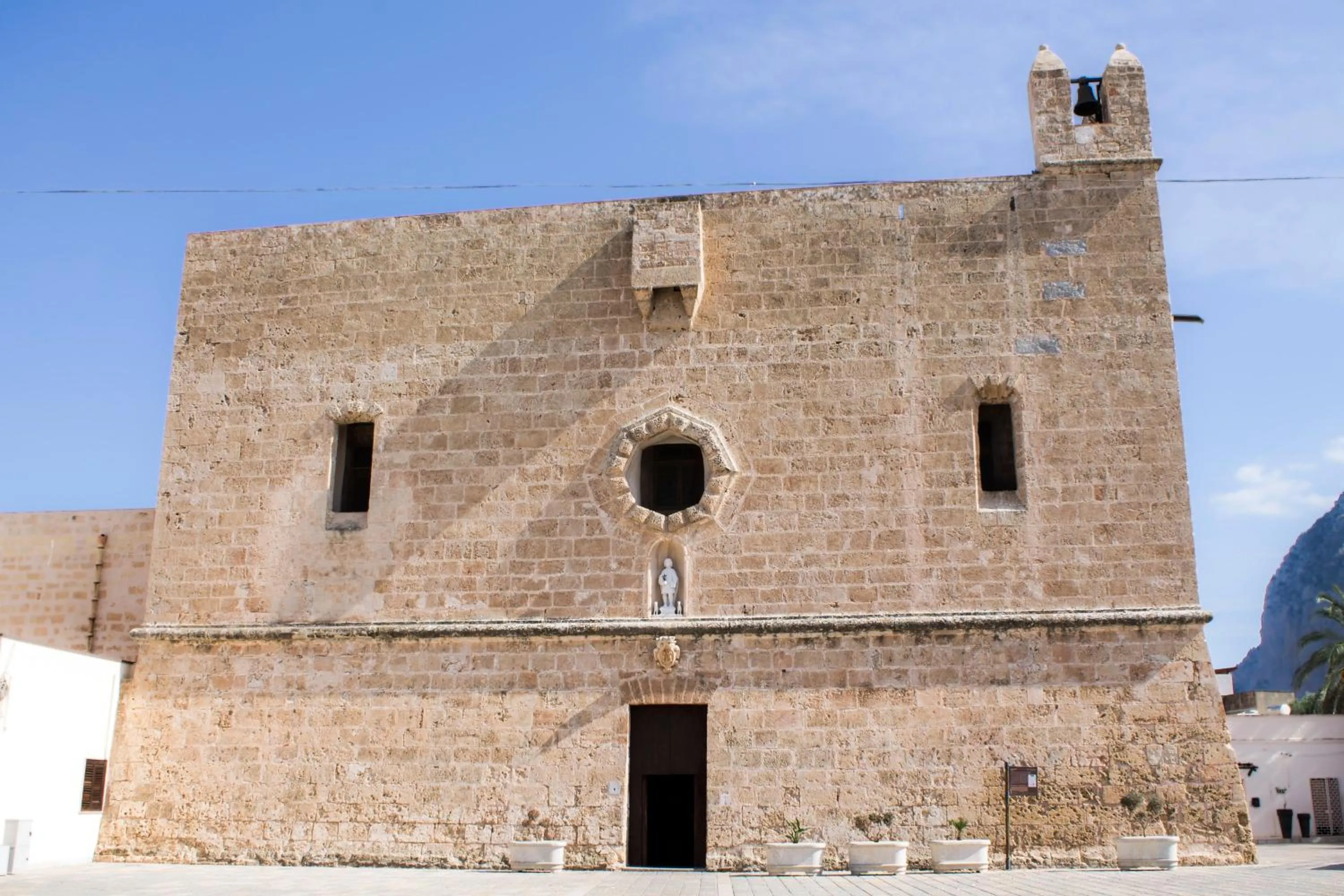 Nearby landmark in Hotel Arte Mare - camere in via del mulino 45