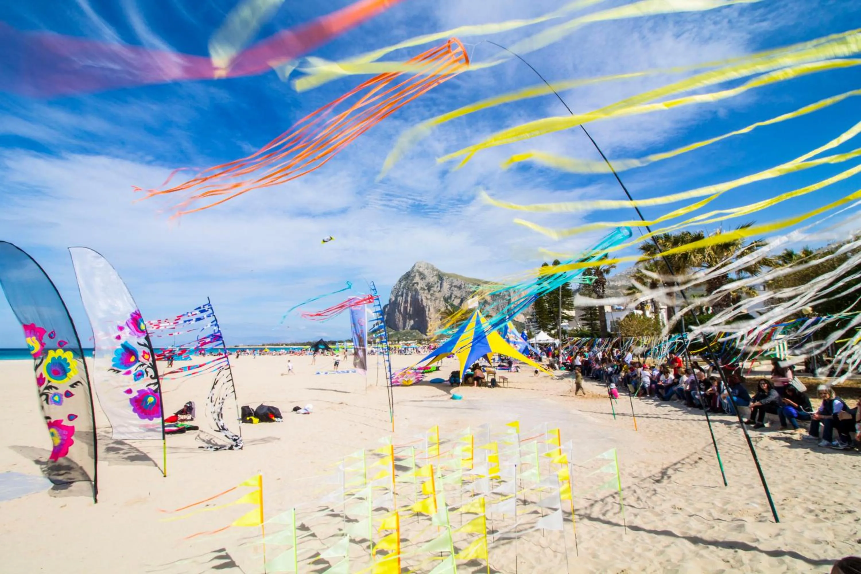 Beach in Hotel Arte Mare - camere in via del mulino 45