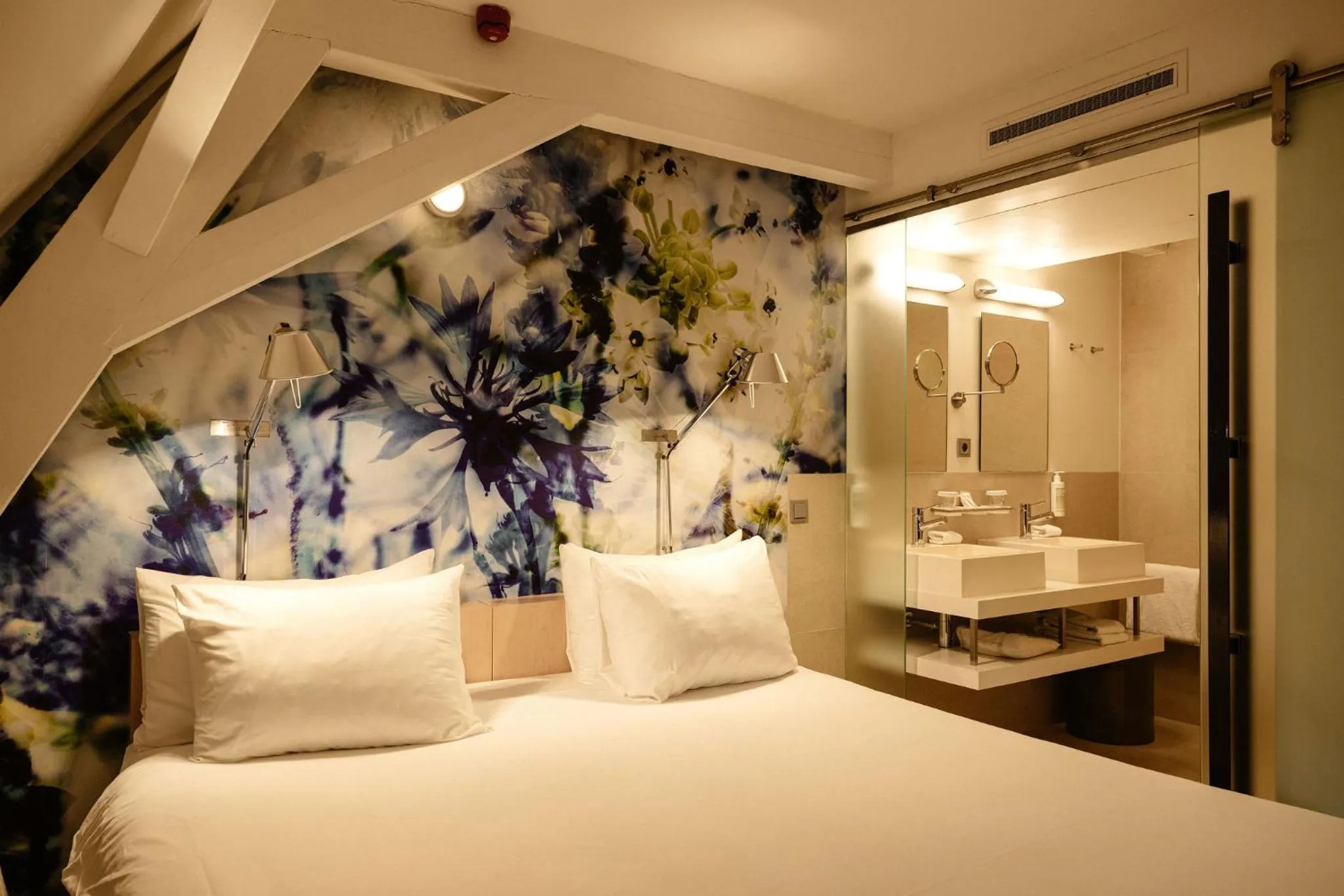 Bed in Kruisherenhotel Maastricht - Oostwegel Collection, member of Design Hotels