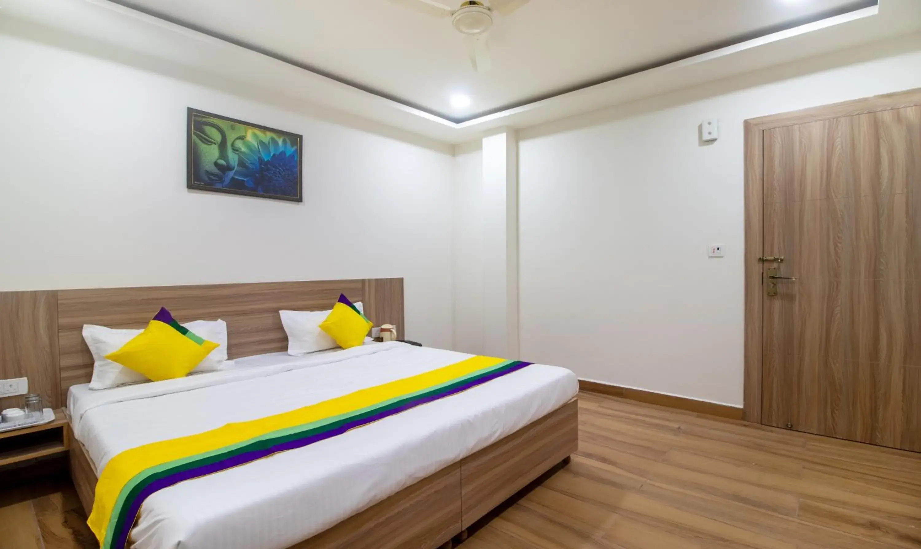 Bedroom, Bed in Itsy Hotels Krishna Residency, Govardhan Chauraha Bedroom, Bed in Itsy Hotels Krishna Residency, Govardhan Chauraha