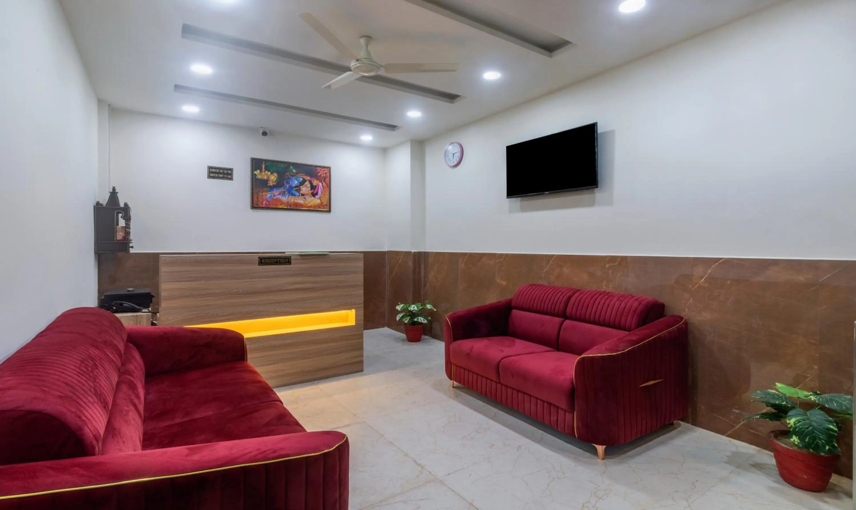 Lobby or reception in Itsy Hotels Krishna Residency, Govardhan Chauraha