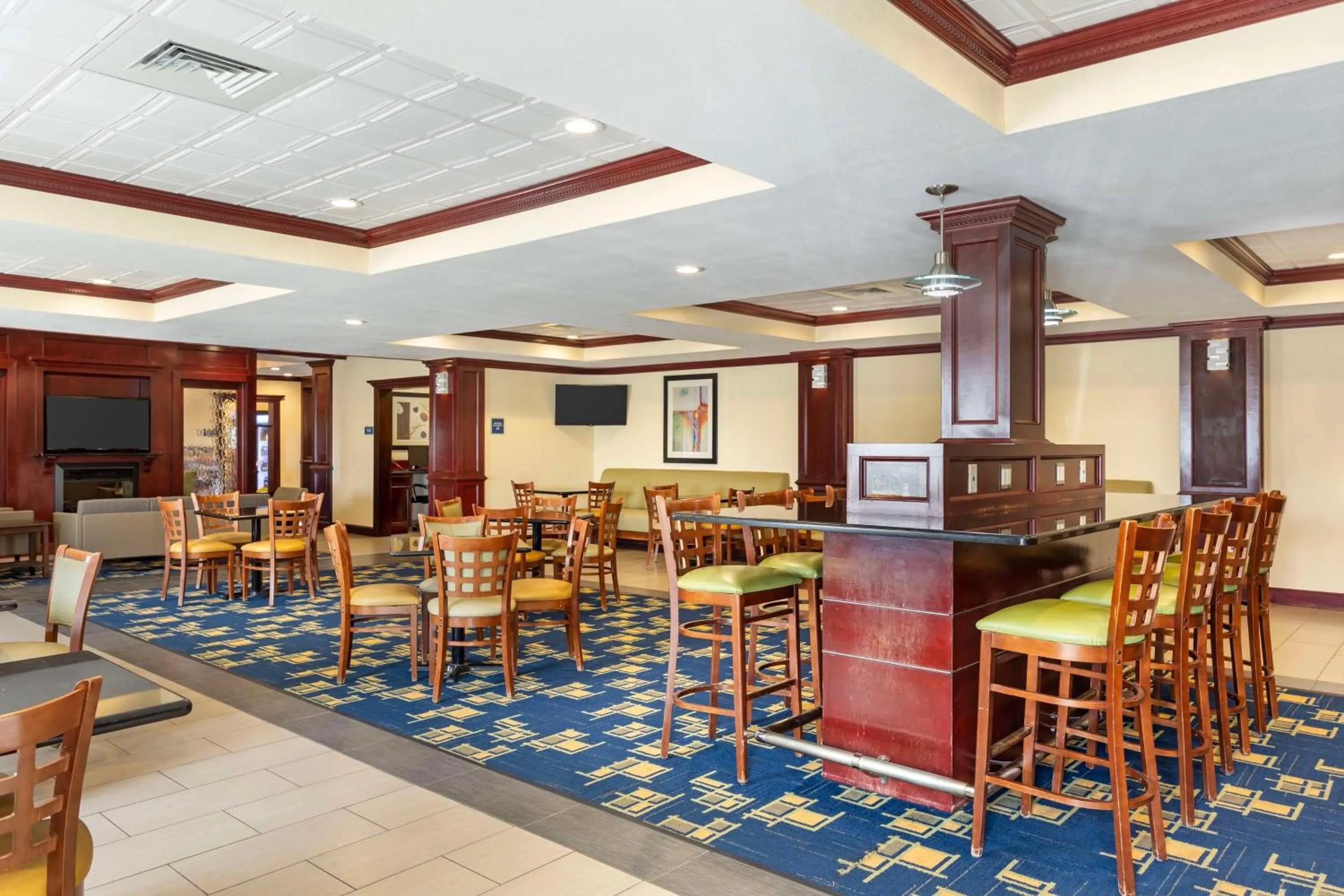 Breakfast in Best Western Plus Pratt