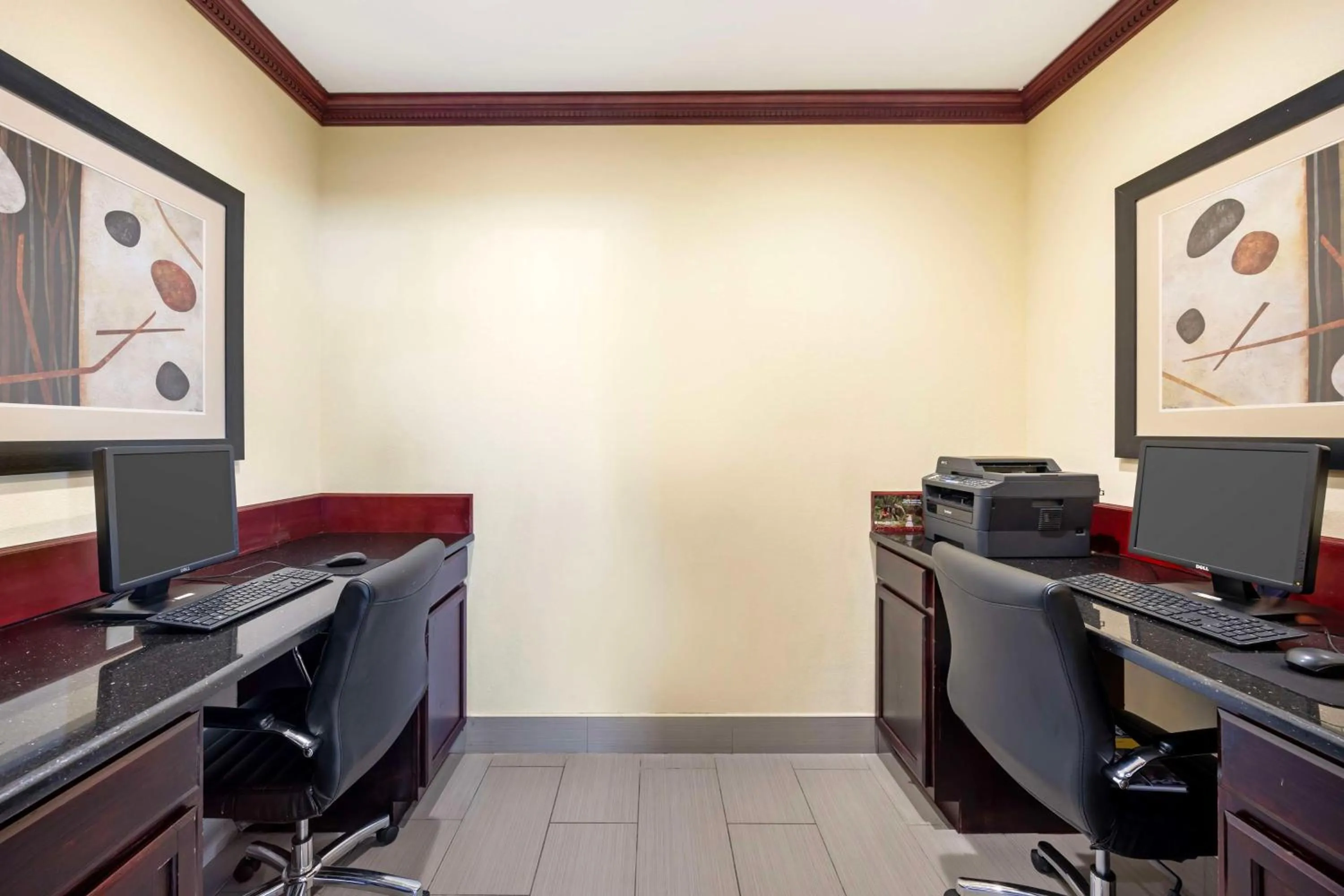 Business facilities in Best Western Plus Pratt