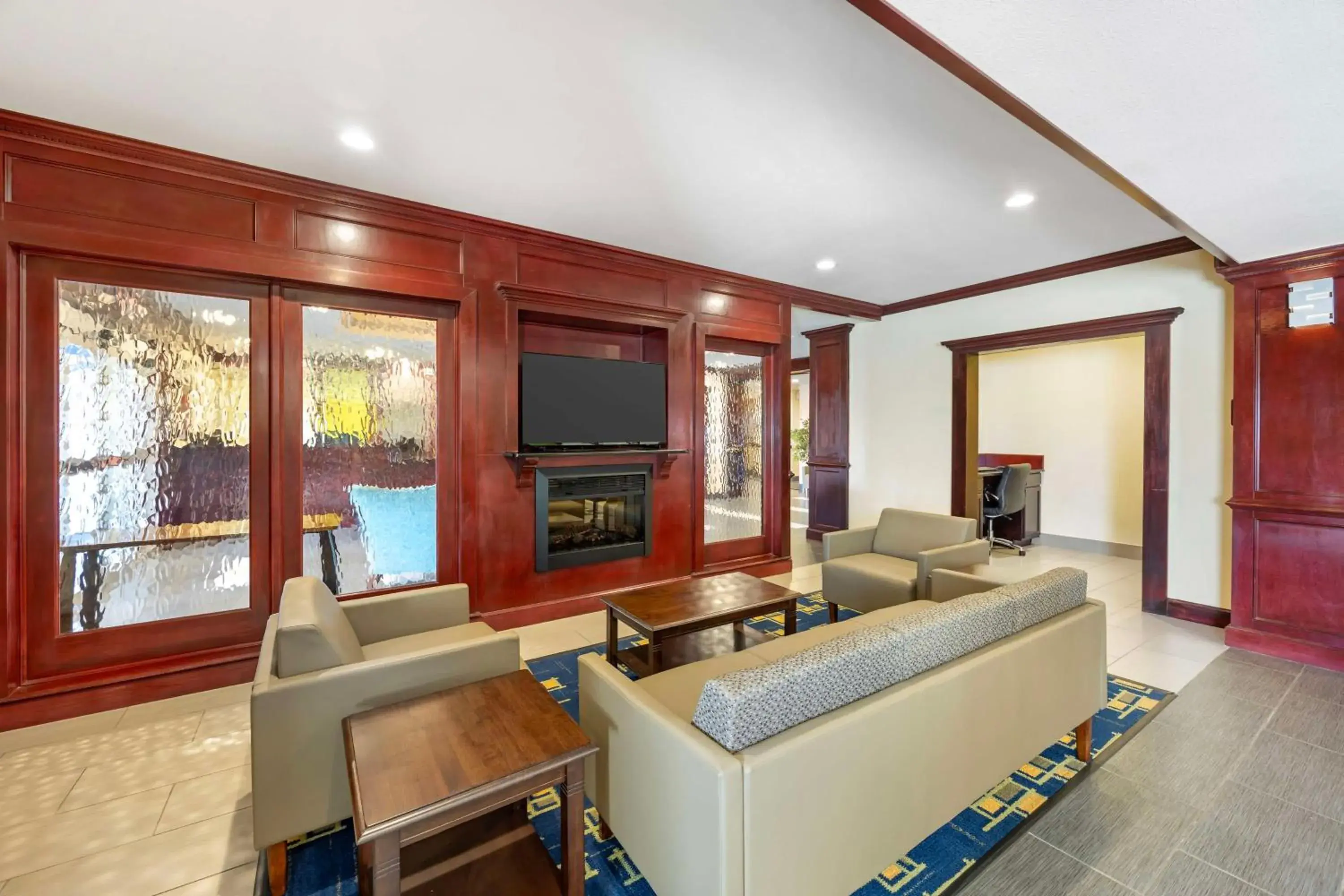 Lobby or reception in Best Western Plus Pratt Lobby or reception in Best Western Plus Pratt