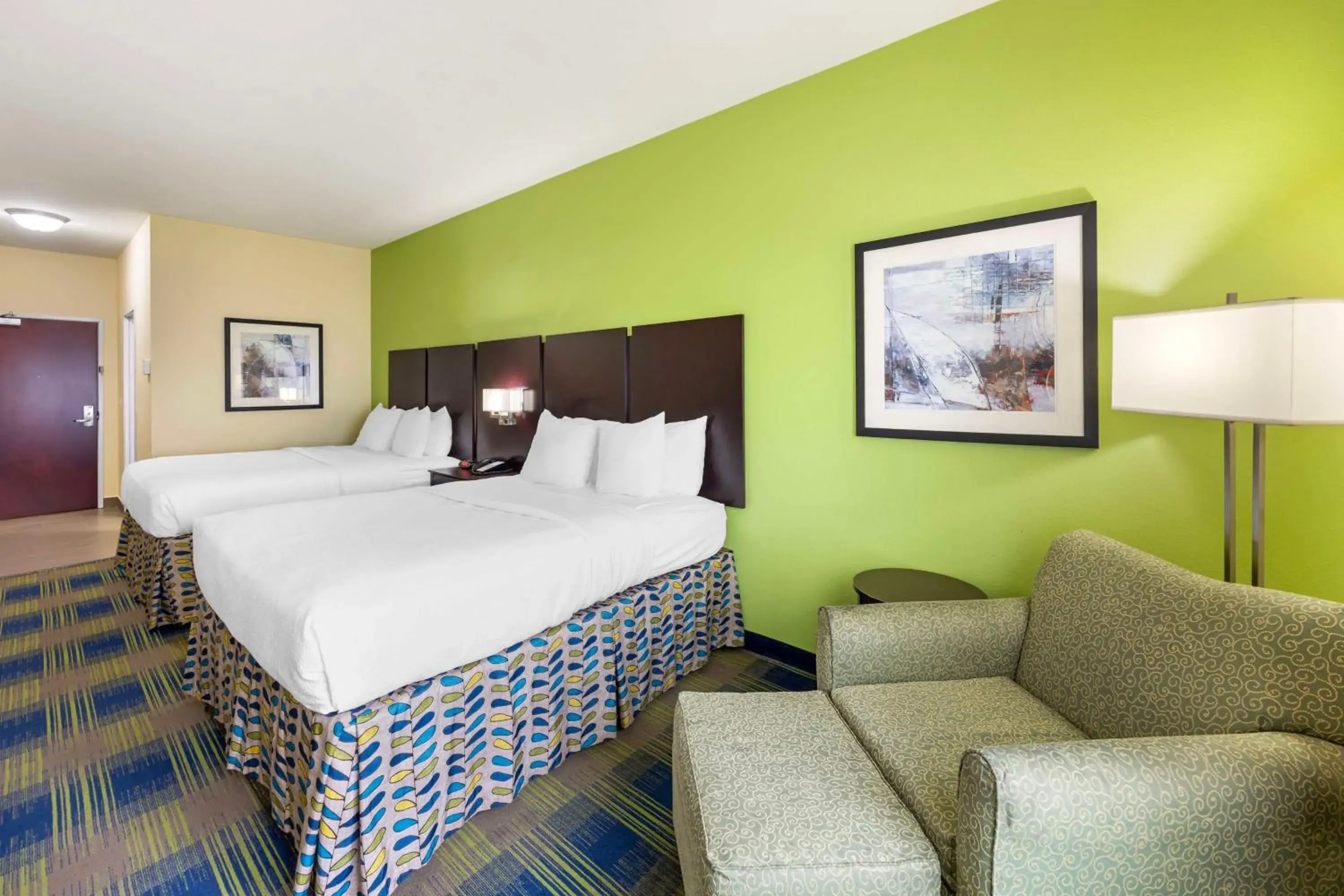 Bedroom, Bed in Best Western Plus Pratt Bedroom, Bed in Best Western Plus Pratt