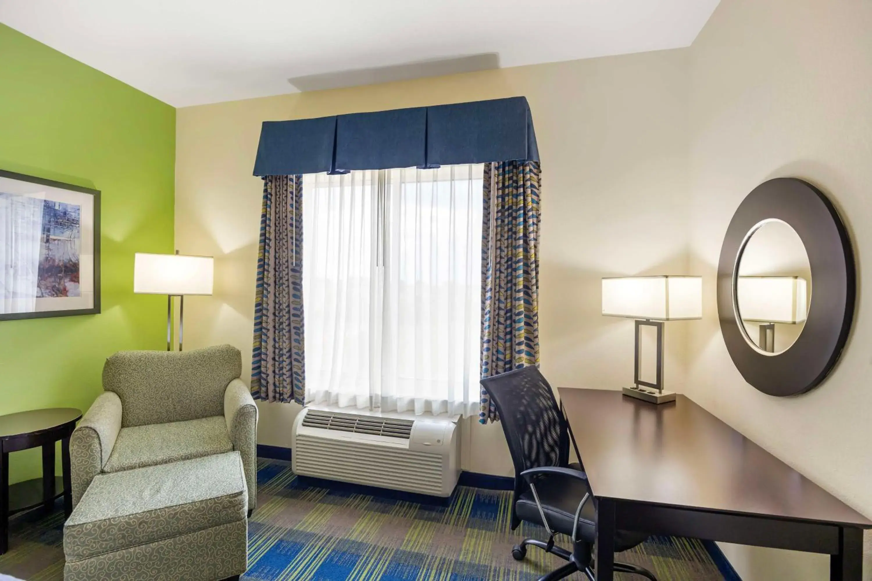 Bedroom in Best Western Plus Pratt Bedroom in Best Western Plus Pratt