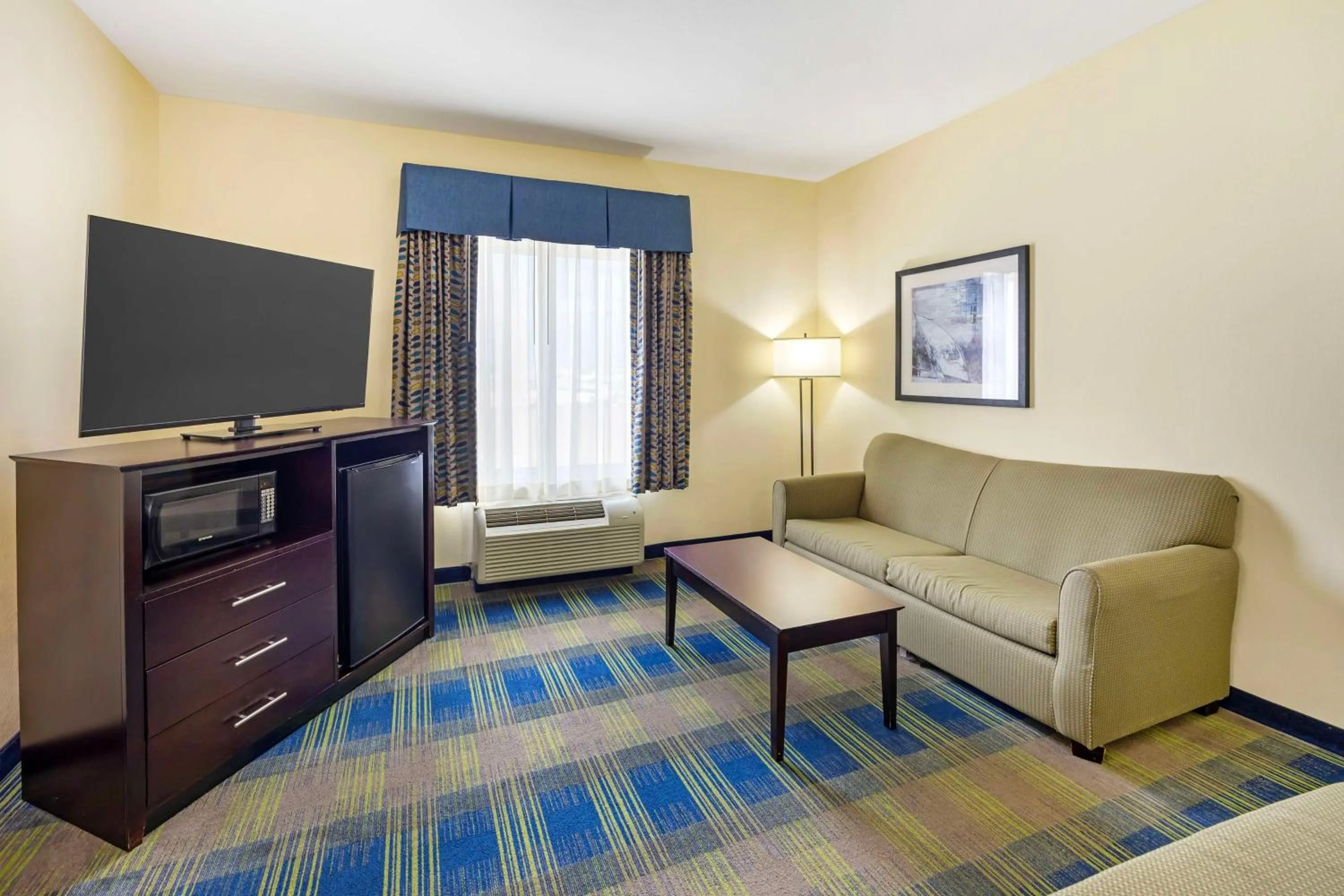 Bedroom in Best Western Plus Pratt