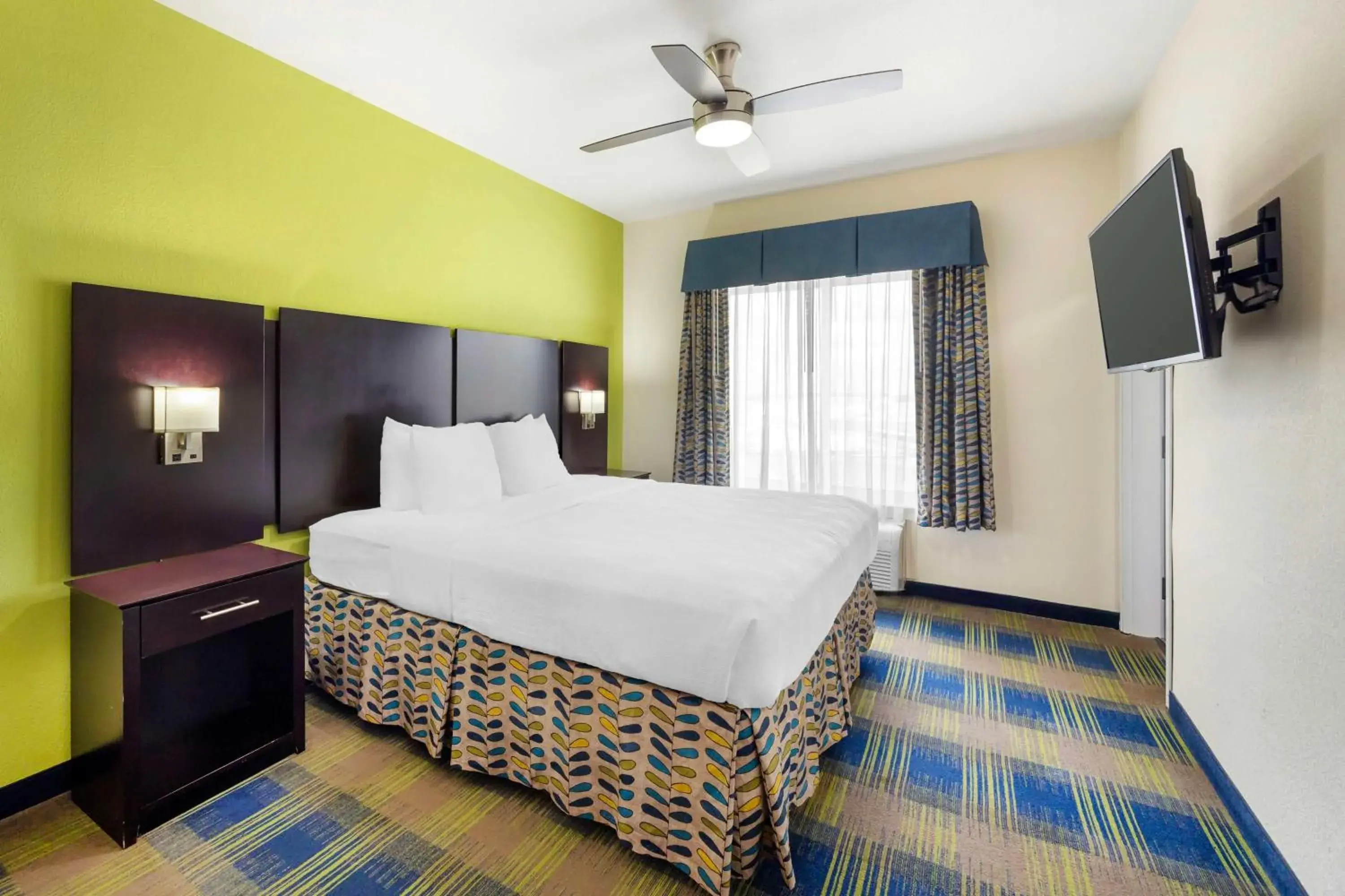 Bedroom, Bed in Best Western Plus Pratt Bedroom, Bed in Best Western Plus Pratt