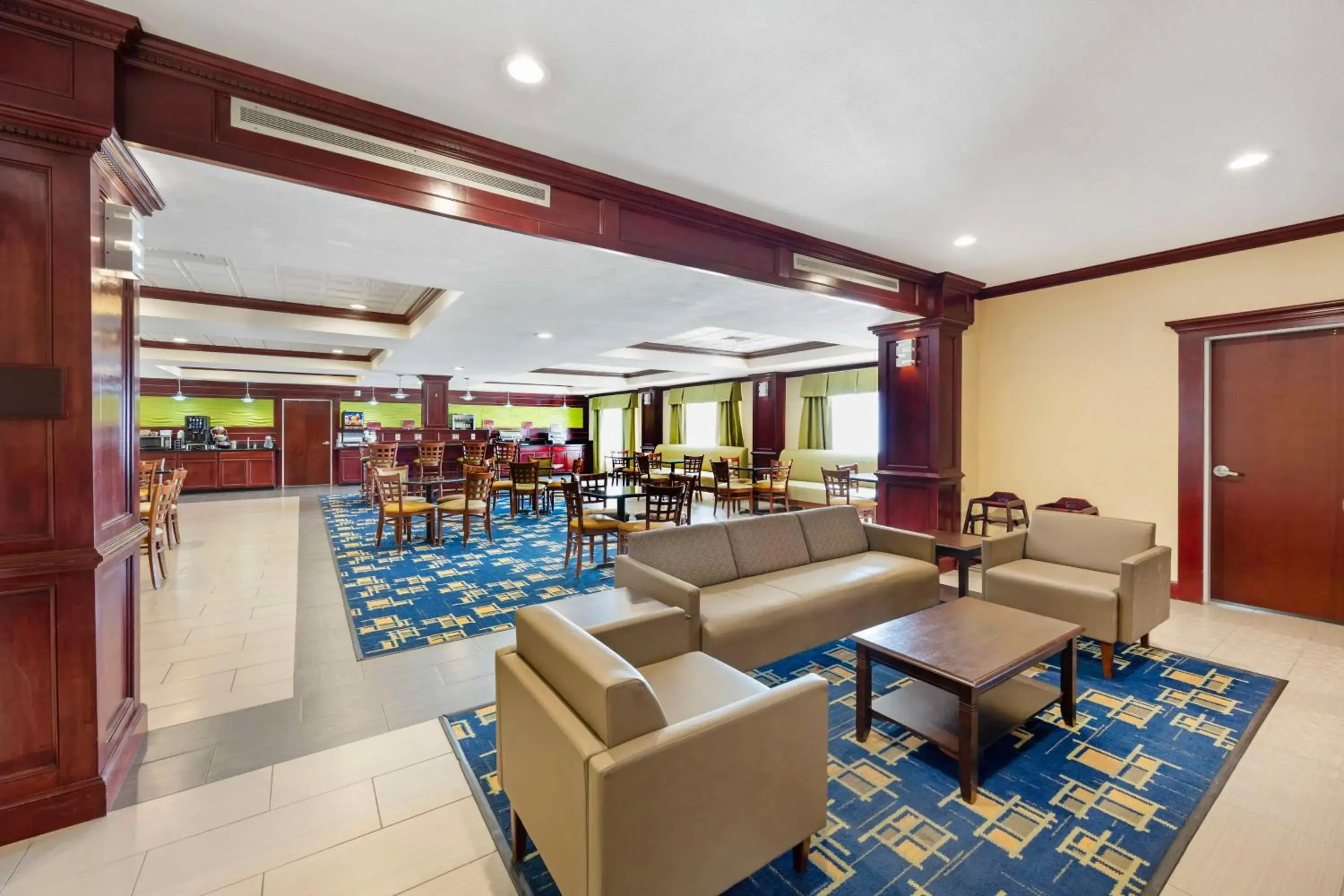 Lobby or reception in Best Western Plus Pratt Lobby or reception in Best Western Plus Pratt