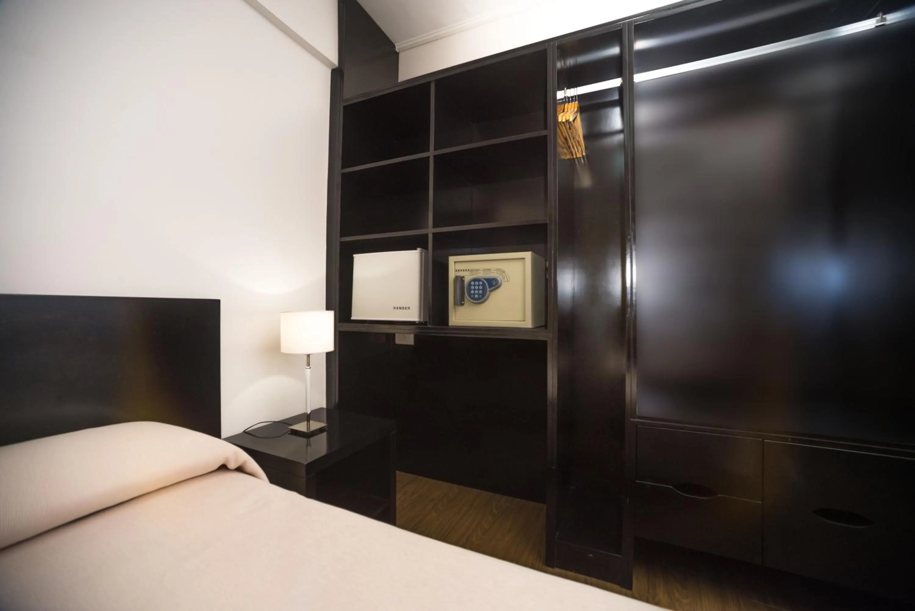 Other, Bed in Hotel Versailles