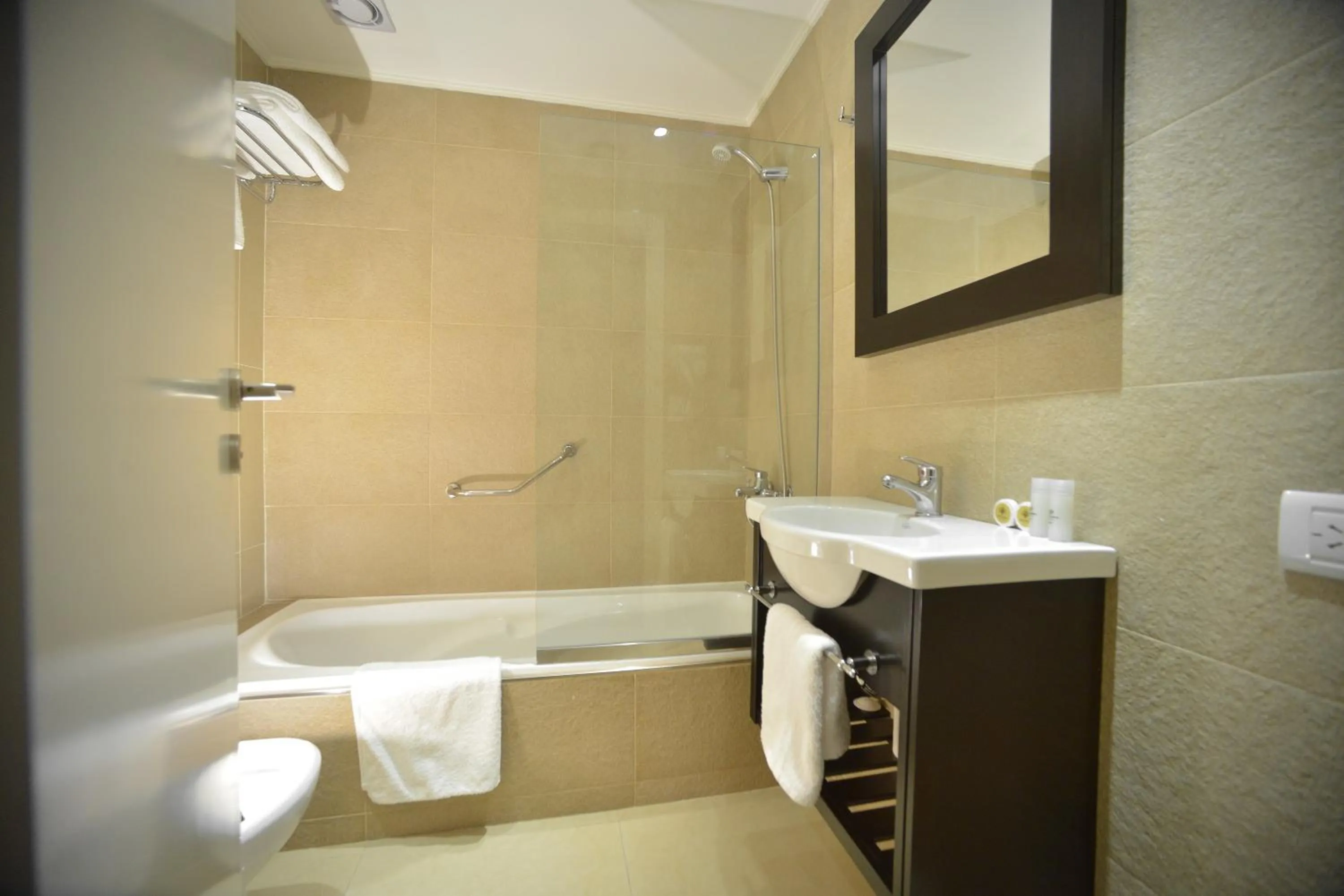 Bathroom in Hotel Versailles