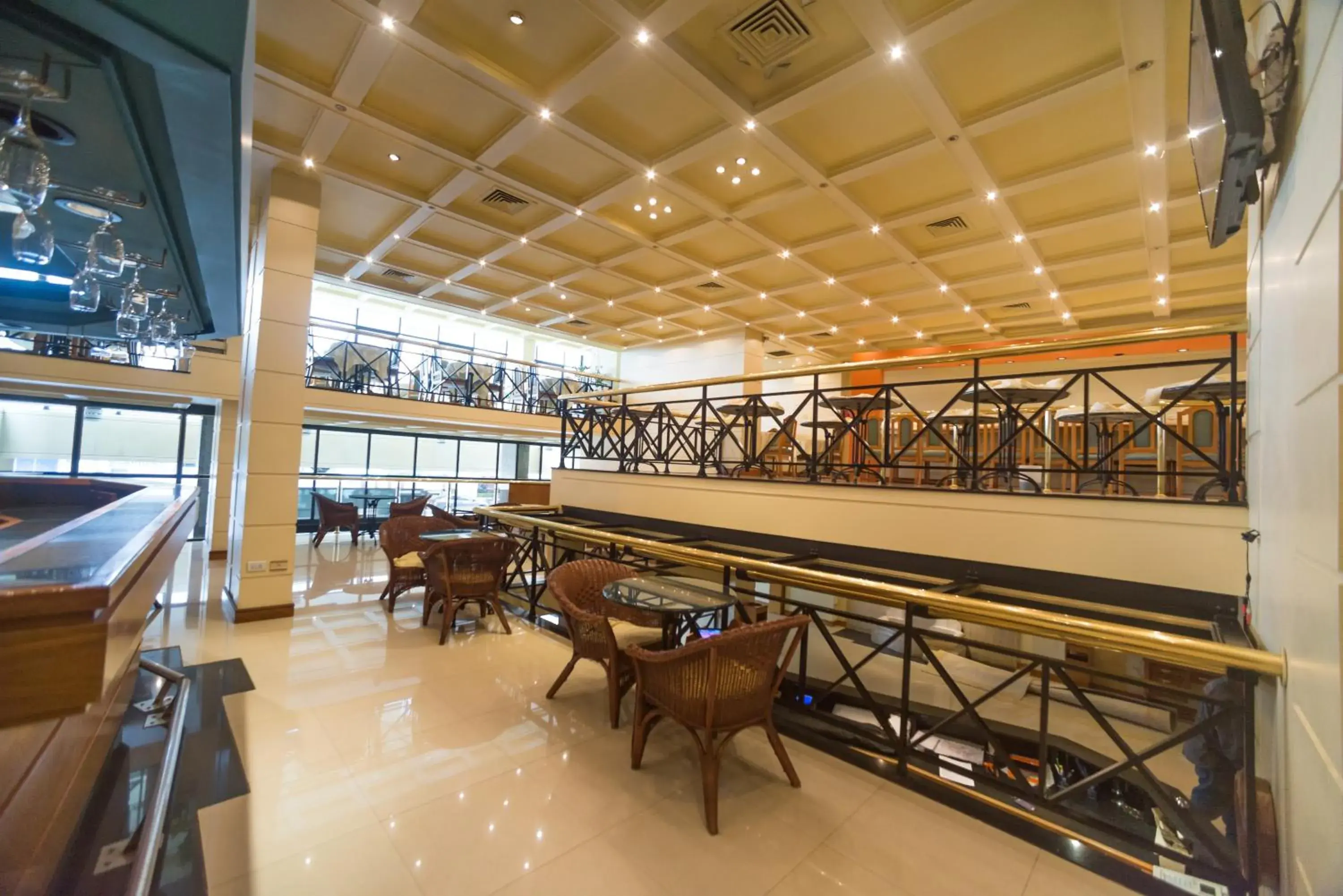 Lounge or bar in Hotel Versailles Lounge or bar in Hotel Versailles