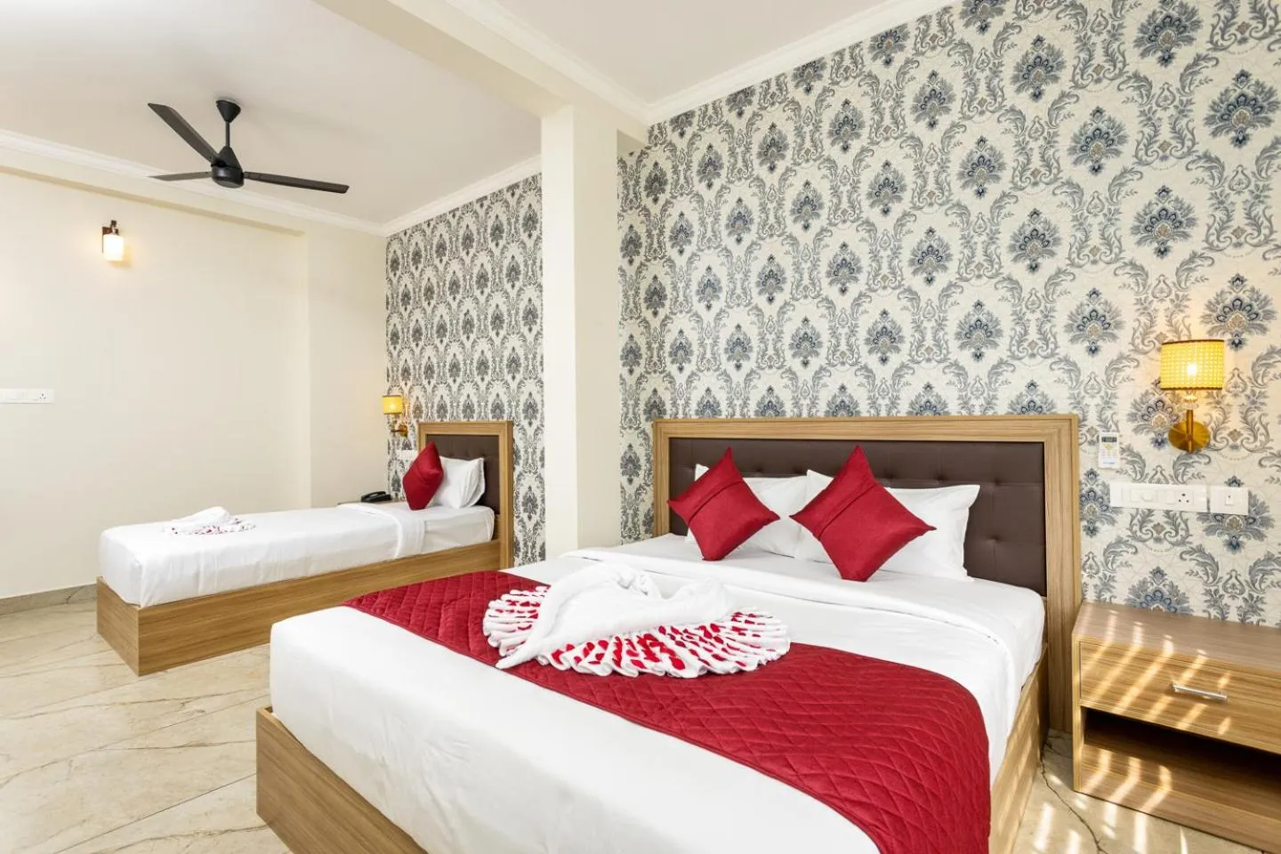 Bed in ESAA Airport Hotel