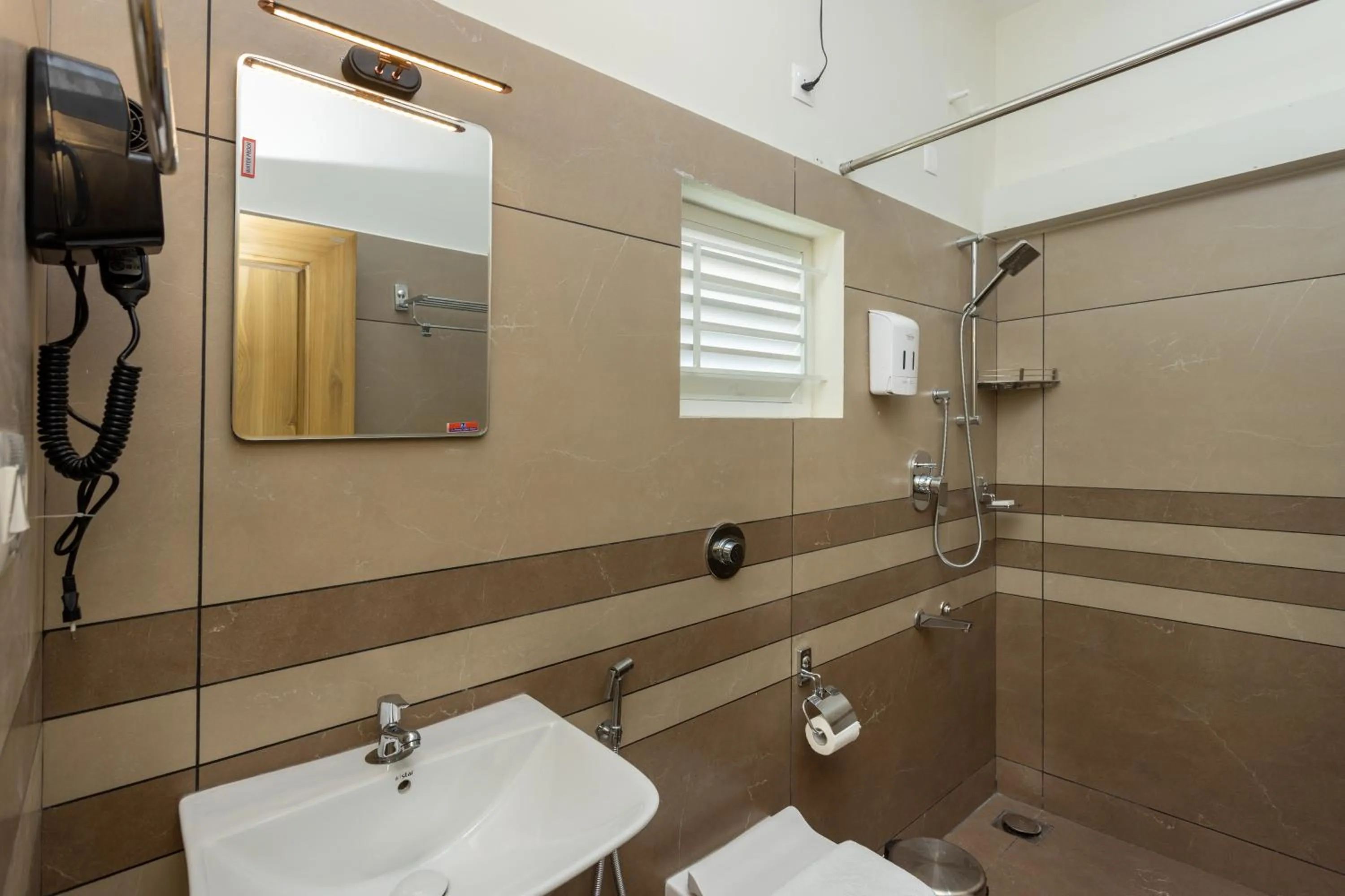 Shower in ESAA Airport Hotel